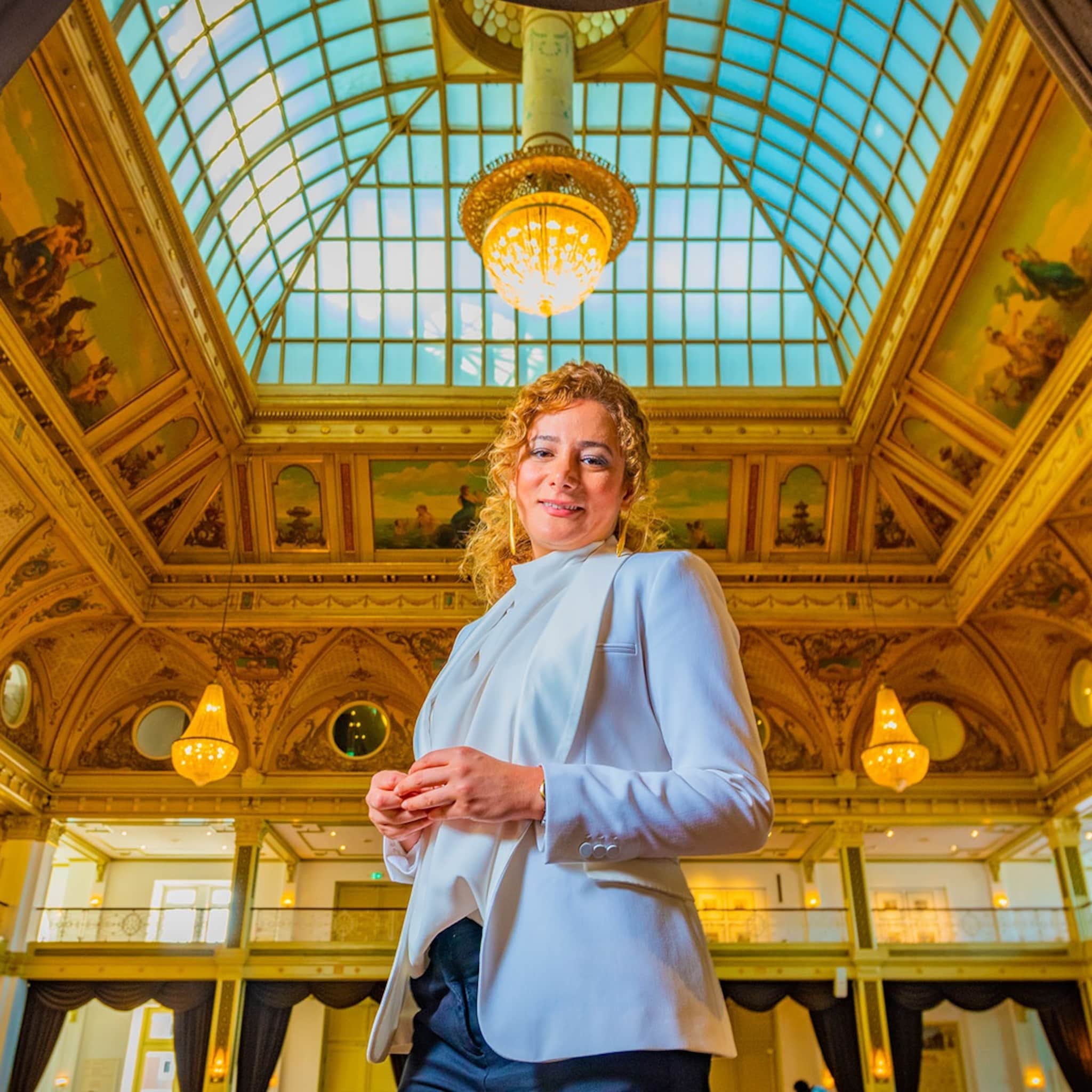 van receptioniste tot directeur kurhaus roxana tajvar 35