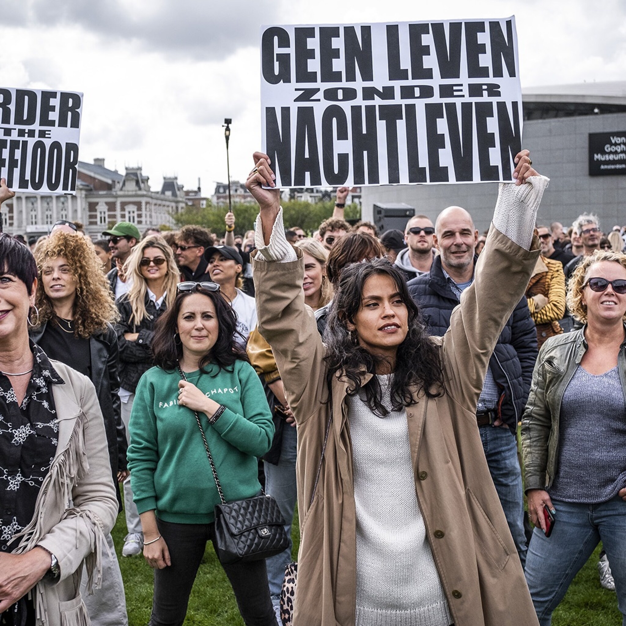 horeca en zakelijke dienstverlening zien omzet door corona het sterkst dalen