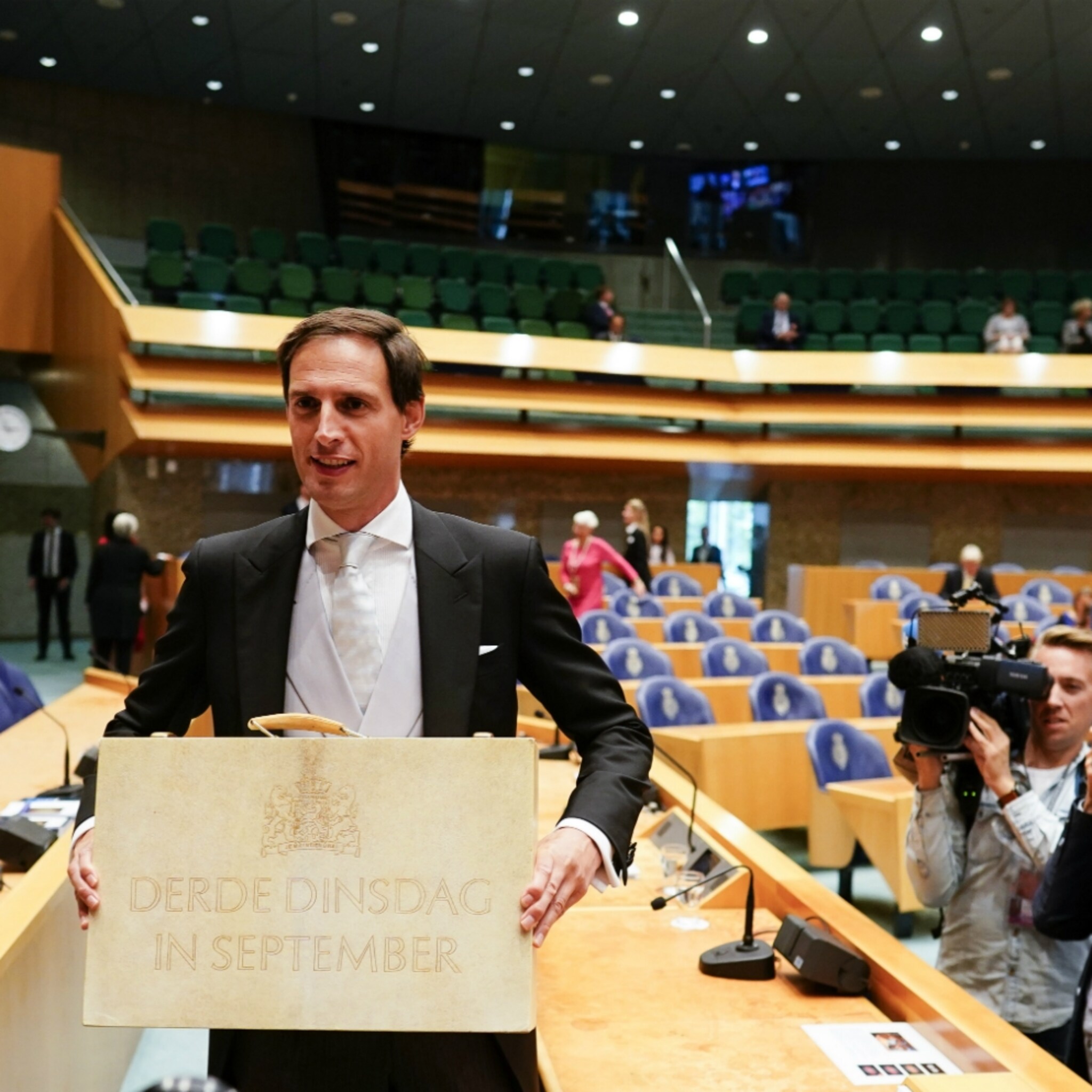 cpb nieuws op prinsjesdag wordt ietsje rooskleuriger dan gedacht