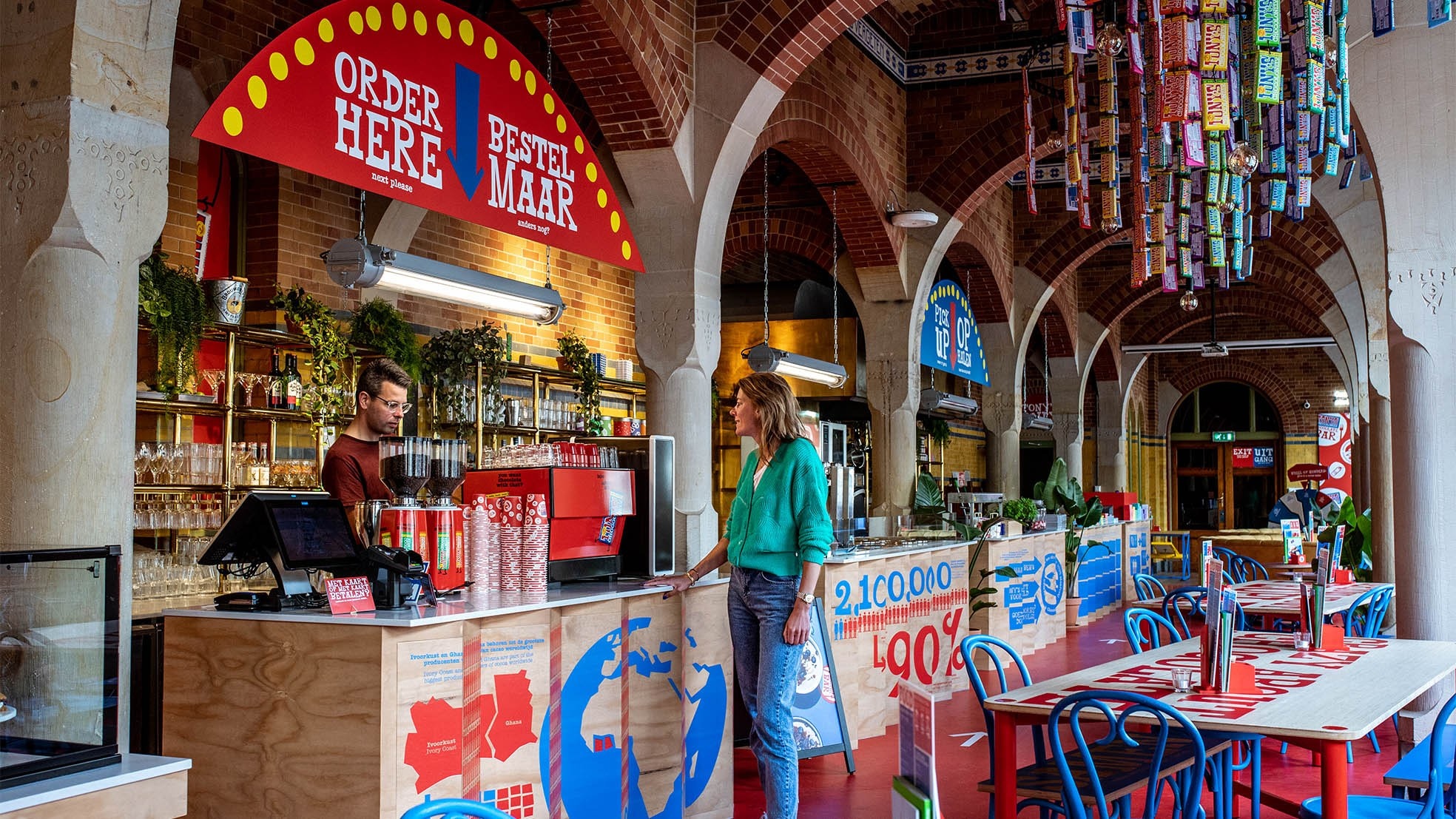 Tony's Chocolonely (een van de bekendste sociale ondernemingen in ons land) Chocolate Bar in Amsterdam. Foto: Nosh Neneh