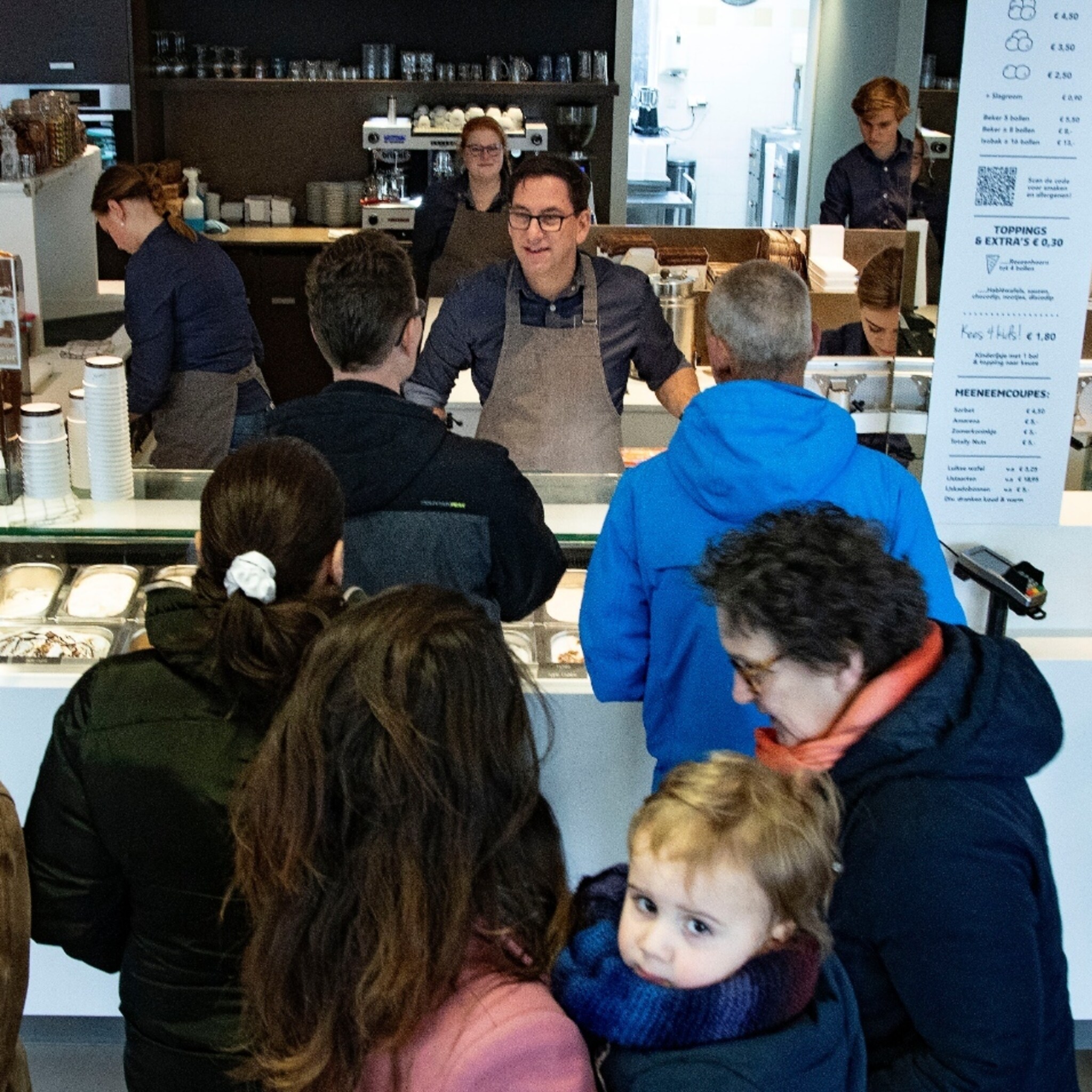 deze ijsondernemer opent extra salon om omzetverlies te beperken
