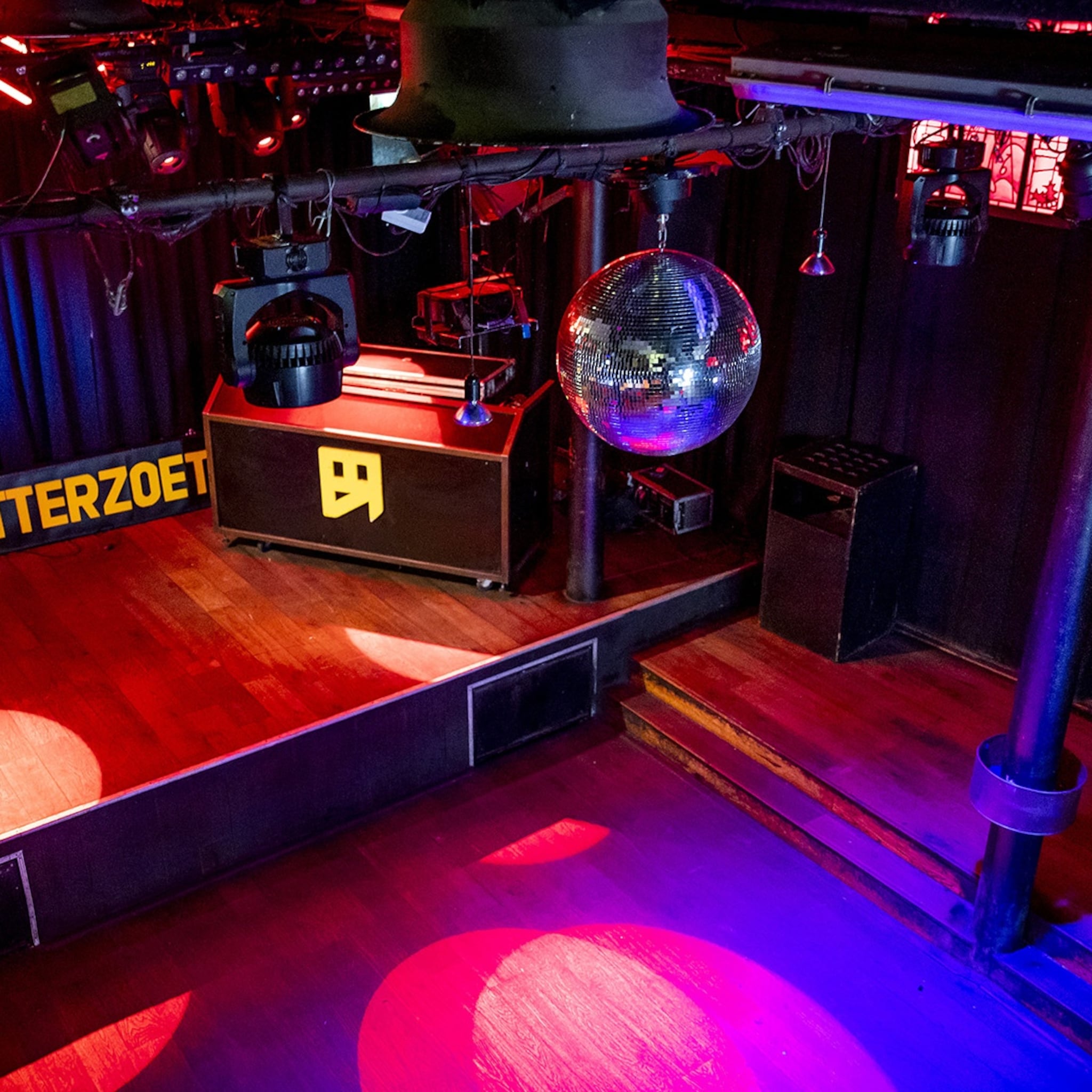 domper voor discotheken en nachtclubs nog geen versoepeling coronamaatregelen