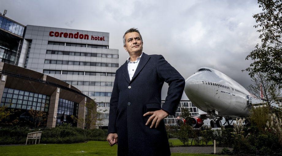 Atilay Uslu, de topondernemer die ooit in Haarlem begon met een eigen shoarmazaak en nu bekend staat om zijn miljoenenbusiness. Foto: Tom Bode