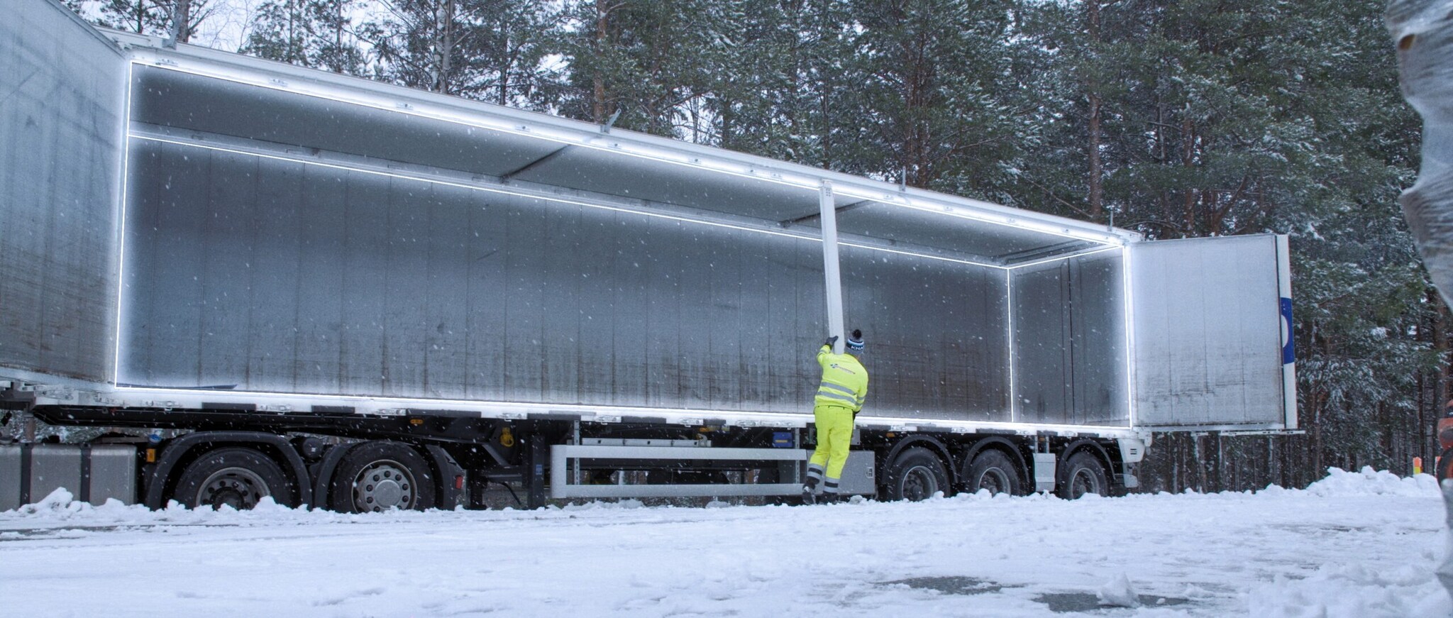 De nieuwe trailer met beweegbare middenstijl van Knapen Trailers.  Knapen Trailers