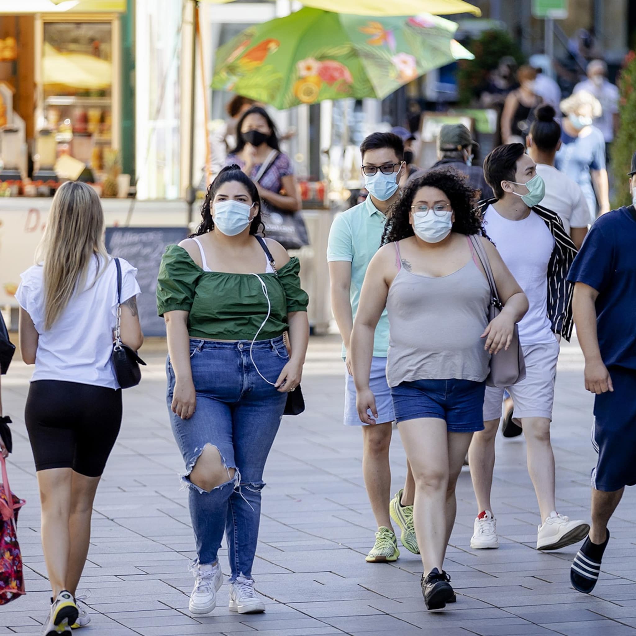 inretail grote omzetdaling winkels amsterdam en rotterdam sinds mondkapjesplicht