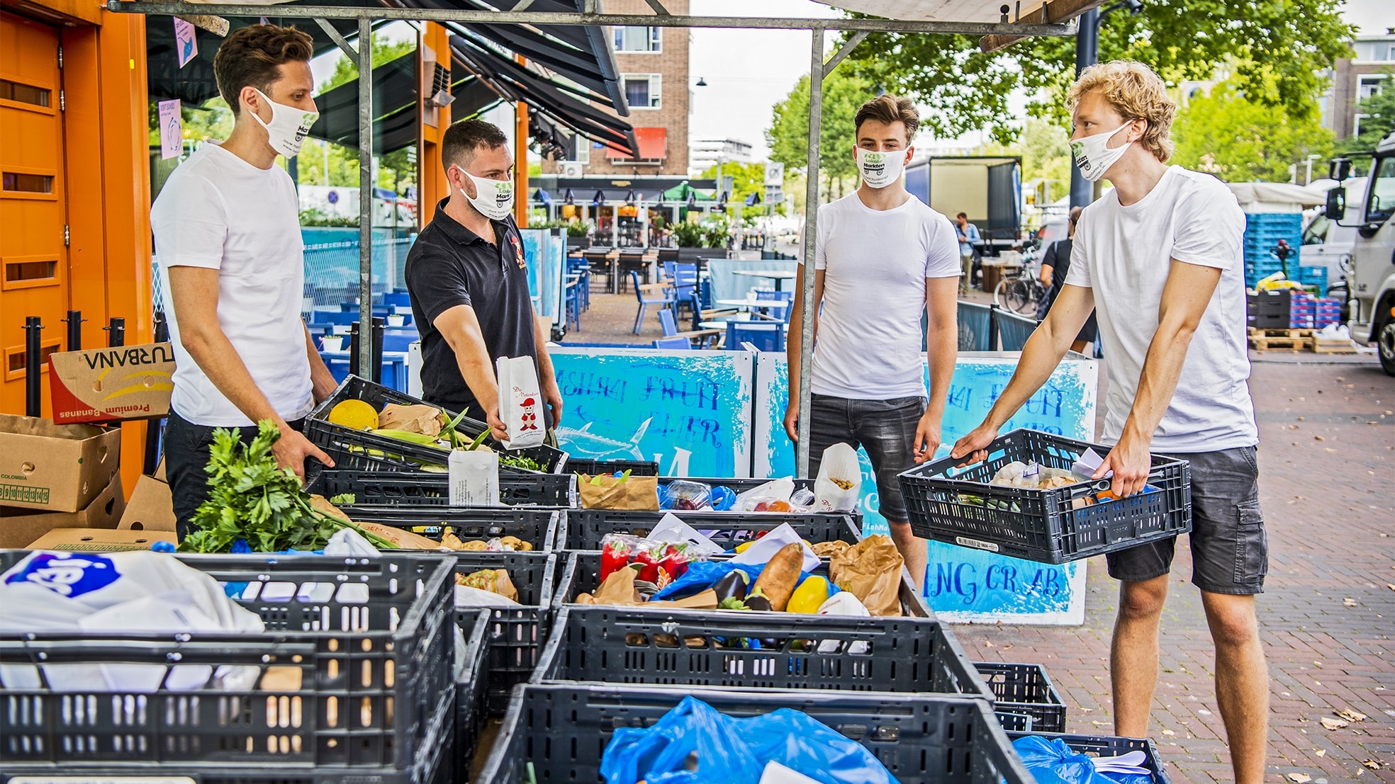 Via het online platform Lokale Markten kun je je boodschappen van de markt thuis laten bezorgen. Foto: Frank de Roo
