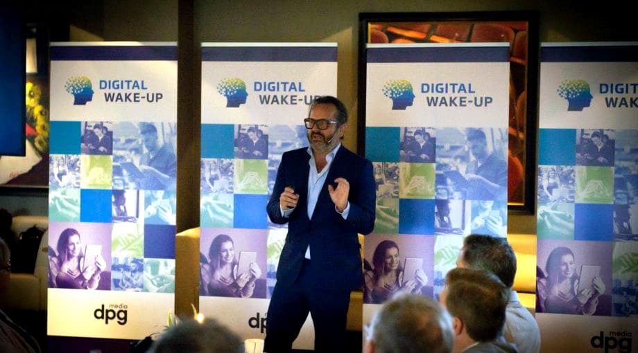 Expert Cor Hospes neemt bezoekers mee op een enerverende reis vol scherpzinnige observaties over het veranderende medialandschap en de rol van social media hierin.