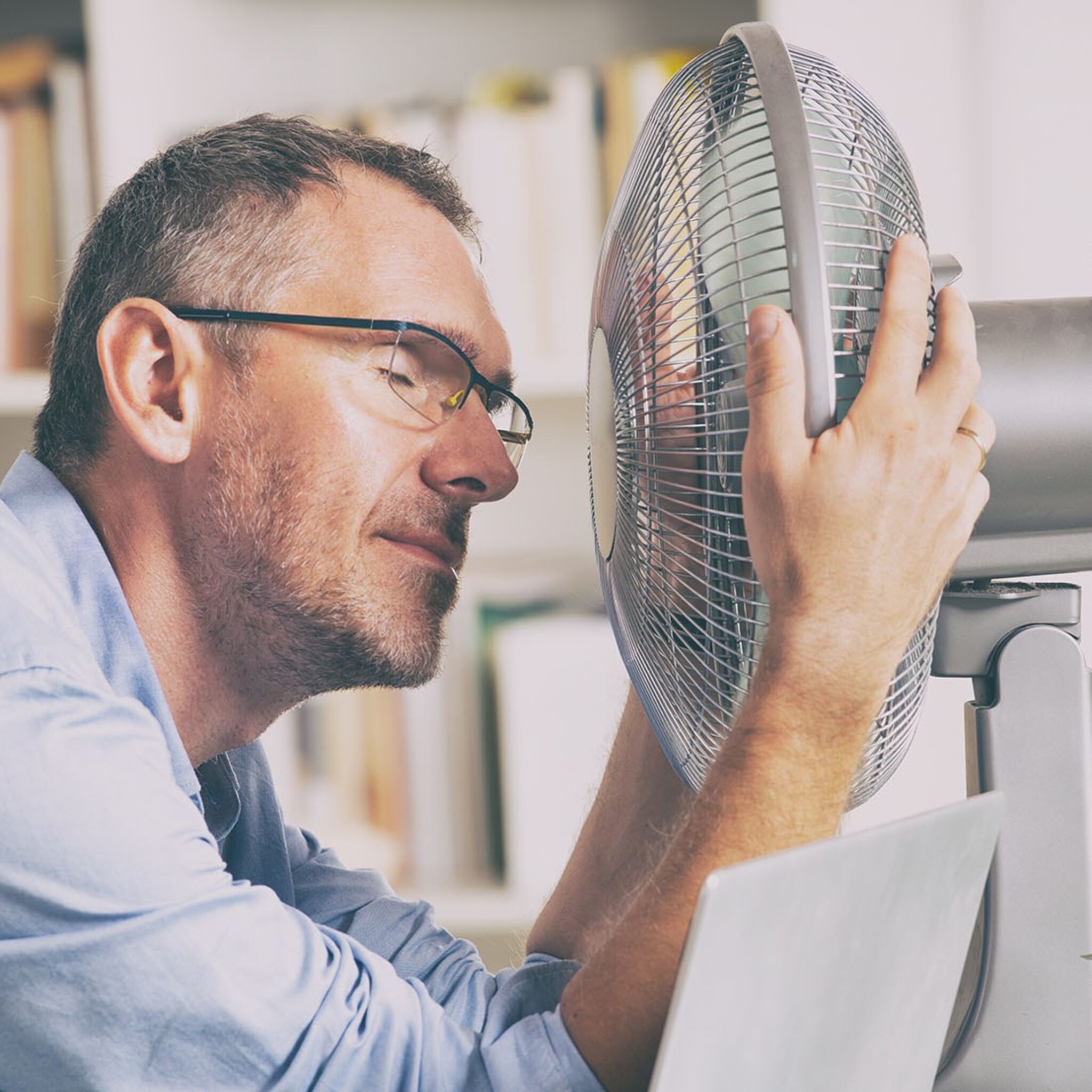 het is weer puffen en zweten de ultieme thuiswerktips in de zomerhitte