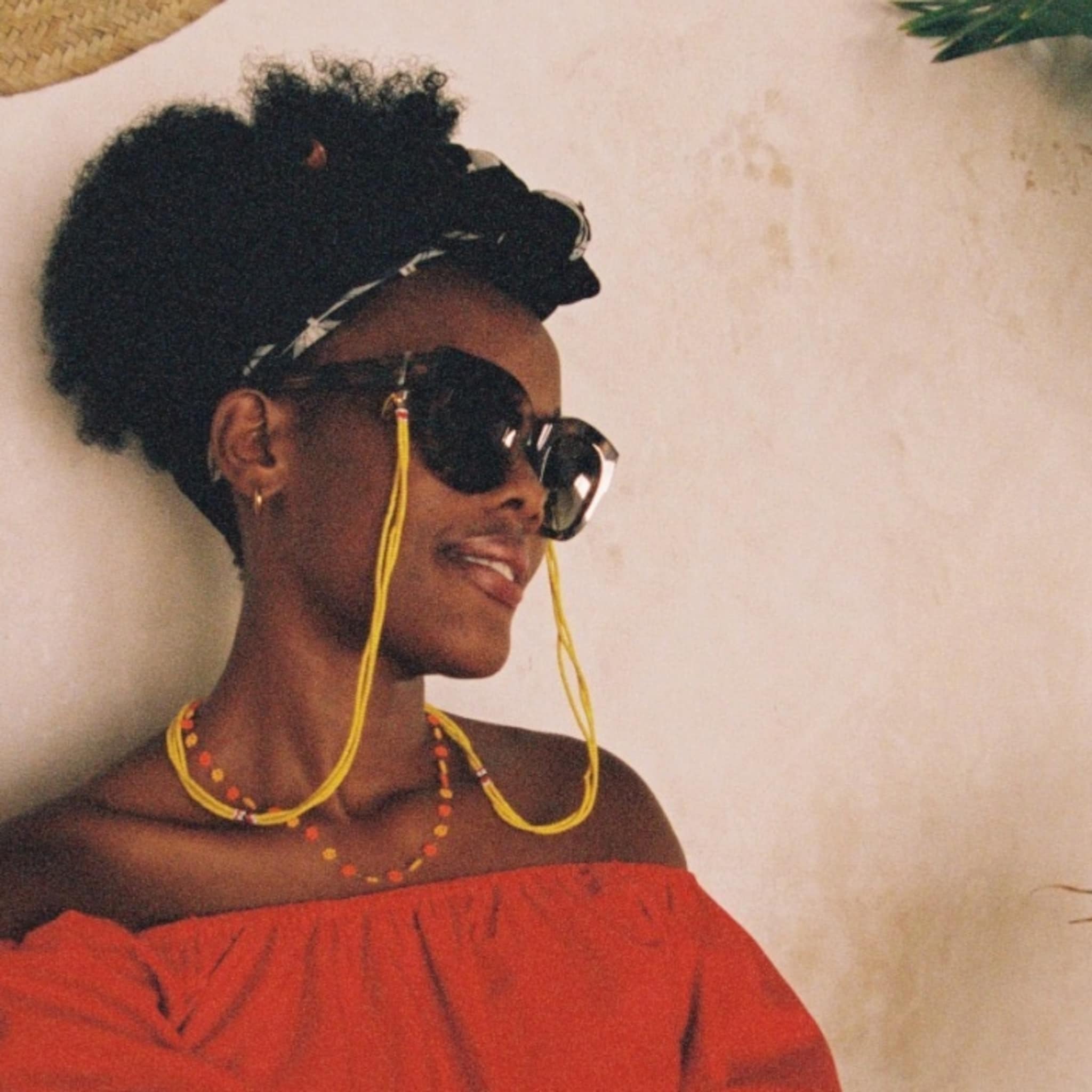 hoe ondernemers maasai vrouwen uit kenia steunen met sunnycords