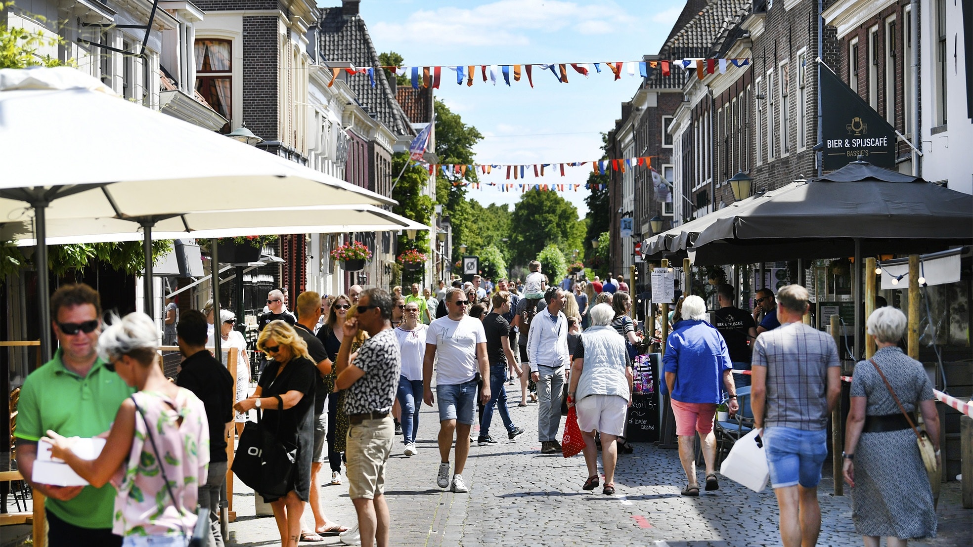 Er is ook na de lockdown (zoals hier in Elburg) flink meer steun van de consument richting ondernemers. Foto: ANP