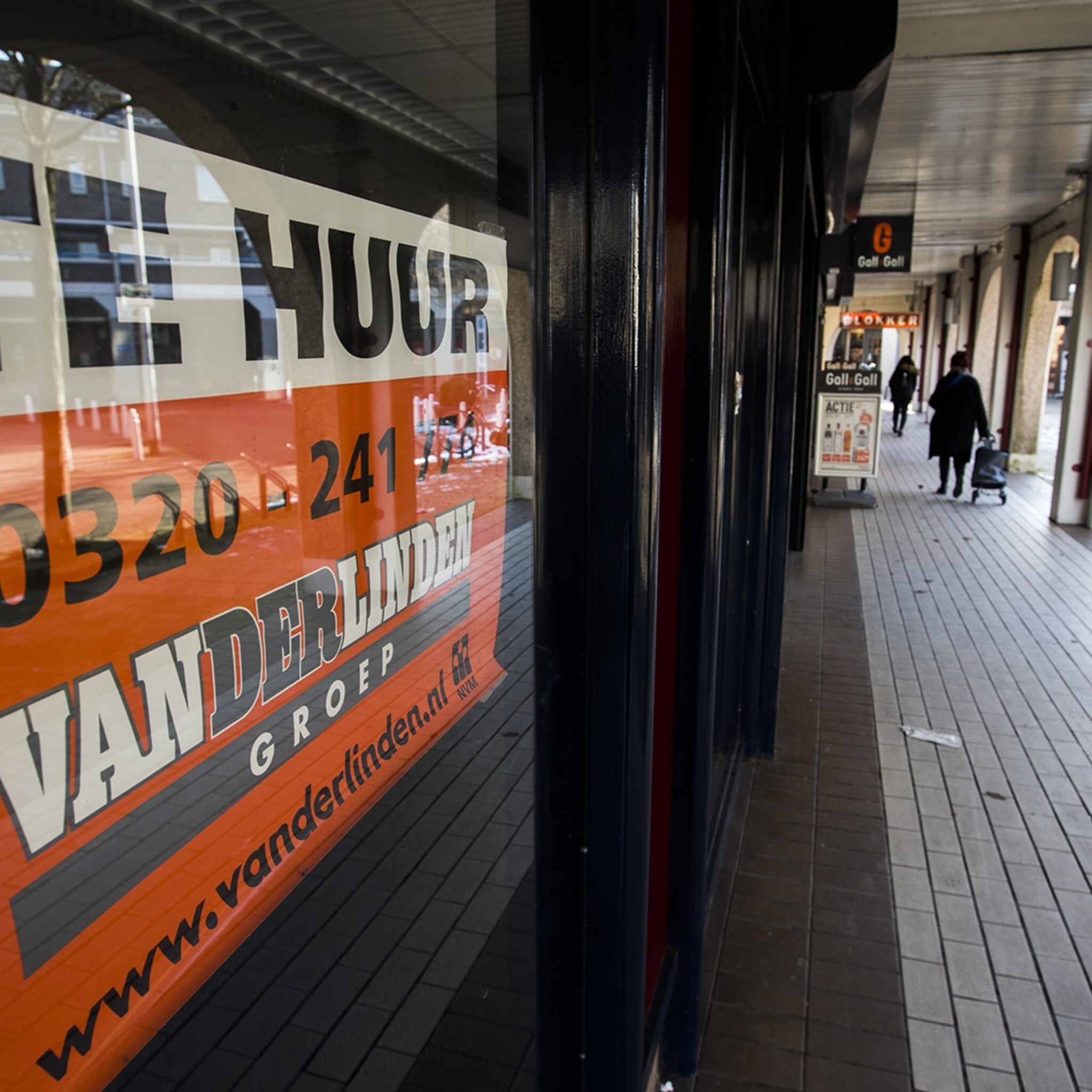 een op de vijf winkels in middelgrote steden leeg door online winkelen