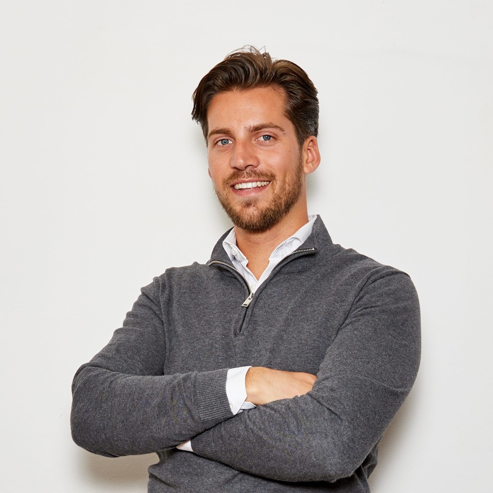 op anderhalve meter deze jonge ondernemer 24 helpt horeca met the social table