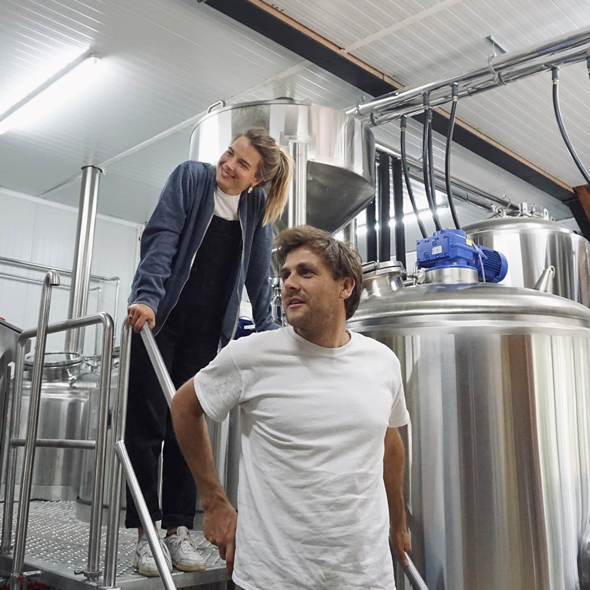 jonge ondernemers lanceren appelfrisdrank met klokhuis en schil