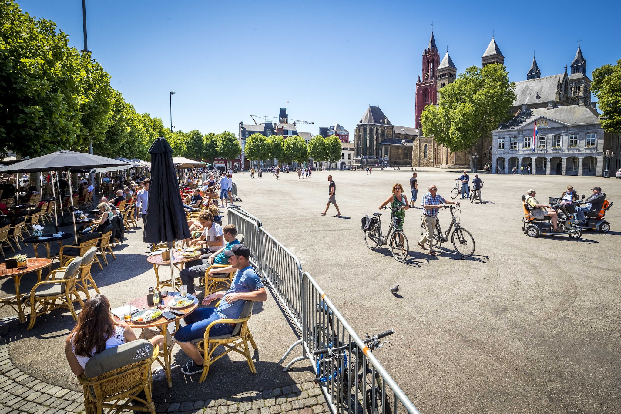 Het Vrijthof in Maastricht, 1 juni na 12 uur. Foto Marcel van Hoorn (ANP)