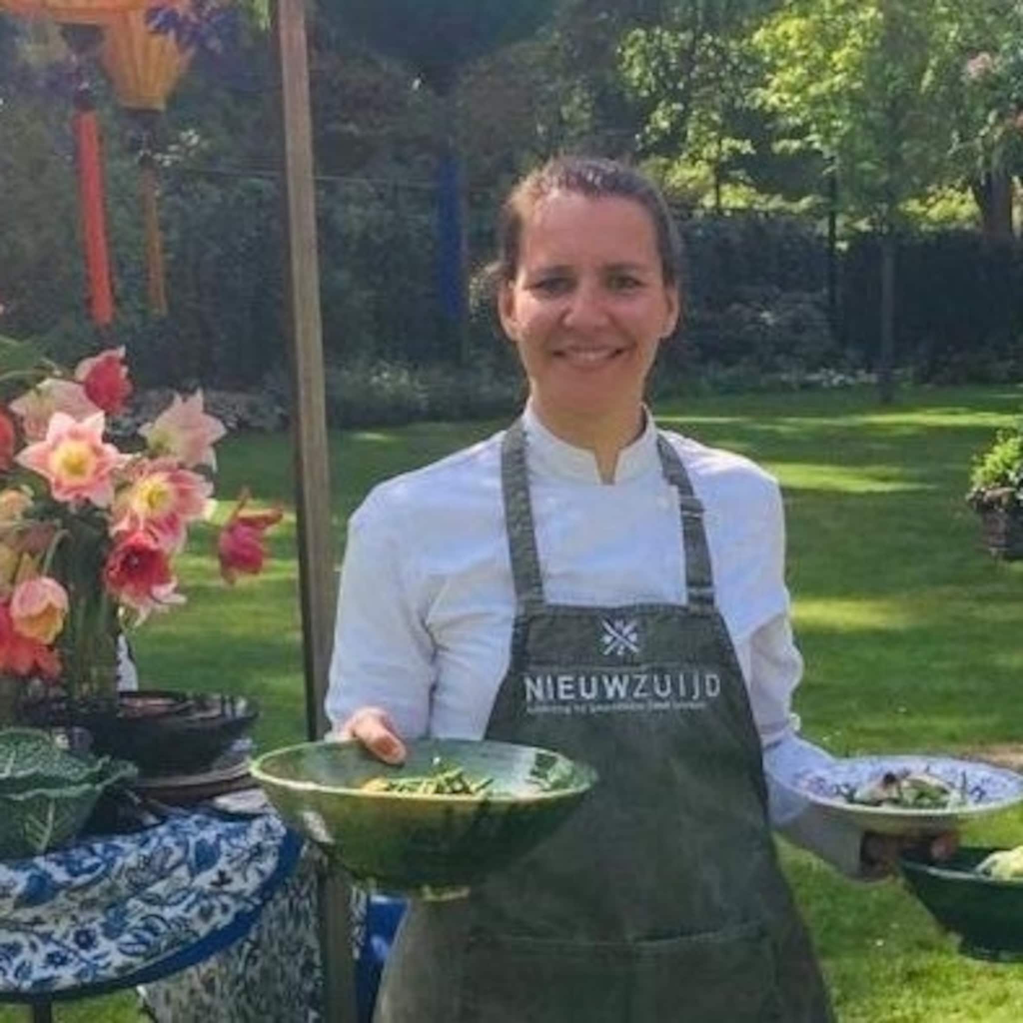 toen feesten werden geannuleerd bedacht deze cateraar de foodbox voor drukke gezinnen
