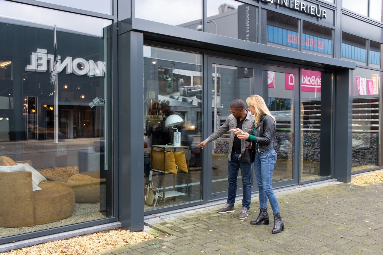 Hoe doe ik dat, met klanten anno nu? Hoe haal ik meer uit hun winkelbezoek en mijn website? Bekijk de webinar maar 'ns terug. Foto: Etienne Mandos.
