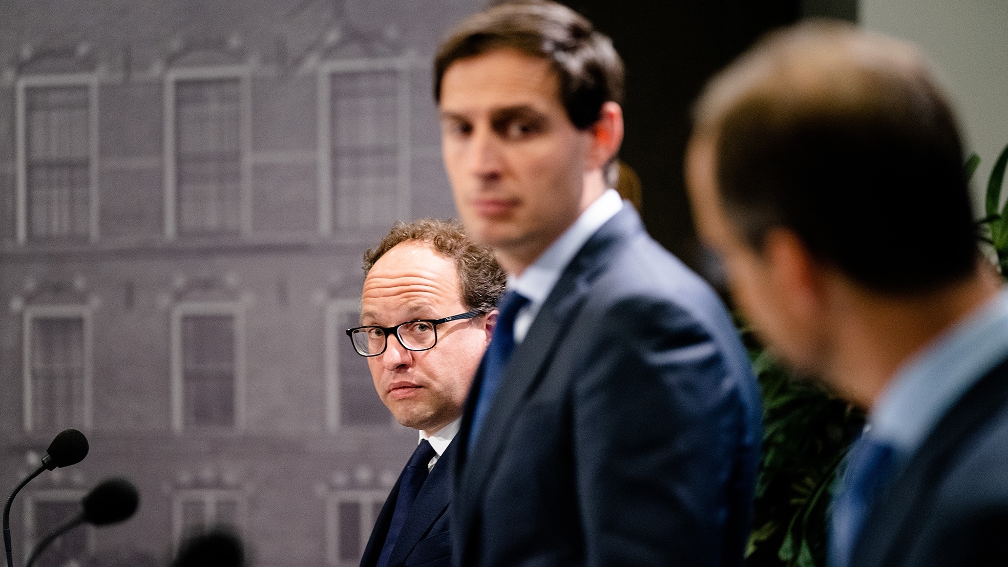 Ministers Koolmees, Hoekstra en Wiebes tijdens de persconferentie. Foto: ANP
