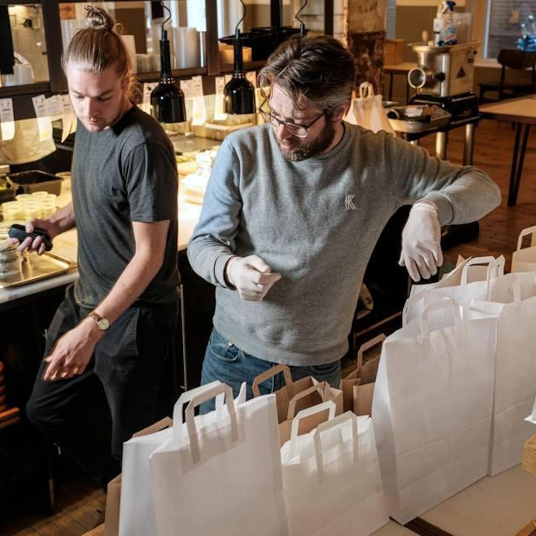 horeca 1 juni open maar hoe welkom voelen klanten zich achter plexiglas