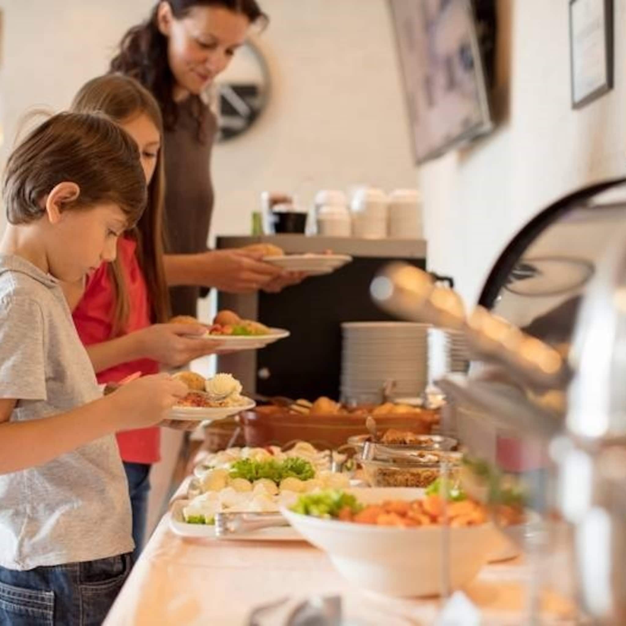 dit buffetrestaurant heeft niks aan 30 gasten na afloop kan ik de helft weggooien