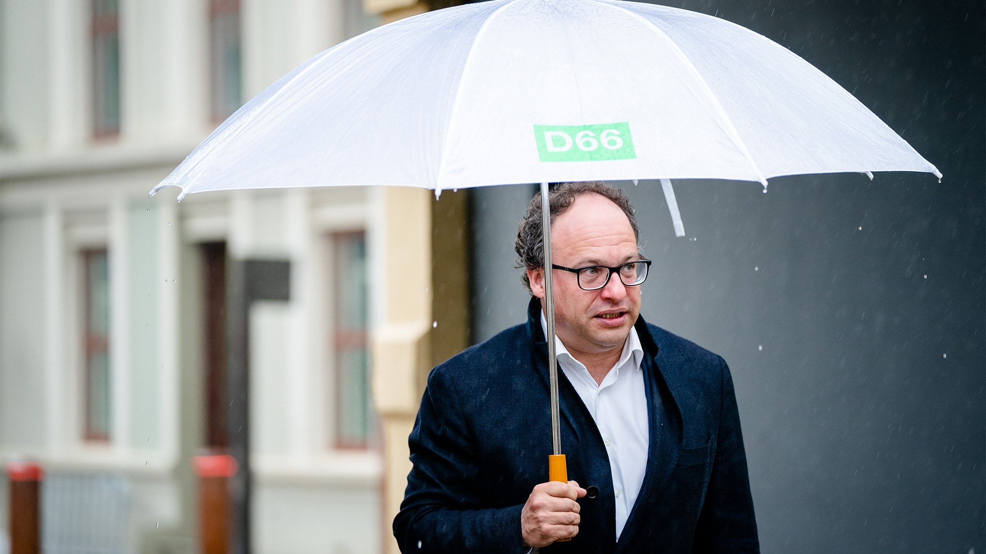 Minister Koolmees van SZW bij aankomst op het Binnenhof voor de wekelijkse ministerraad. Foto: Bart Maat/ANP