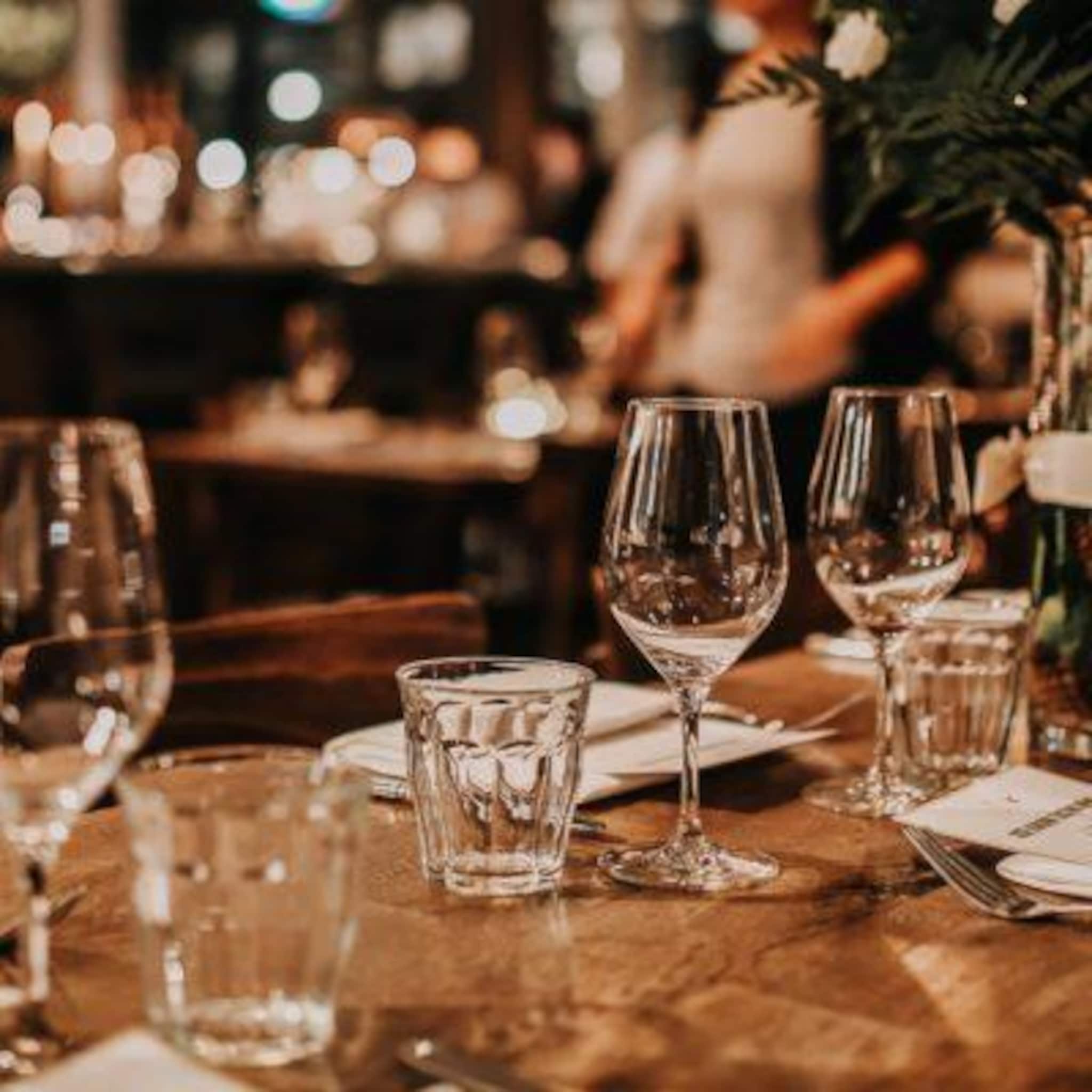extra verdienmodel voor restaurants na heropening online veiling voor laatste tafels