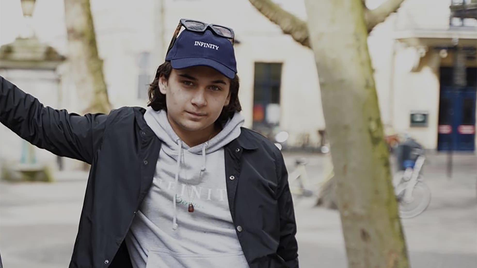 Sem Bosveld, de man achter Infinity Benelux. Onder modellen in Infinity-kleding. Foto's: Alot Pictures