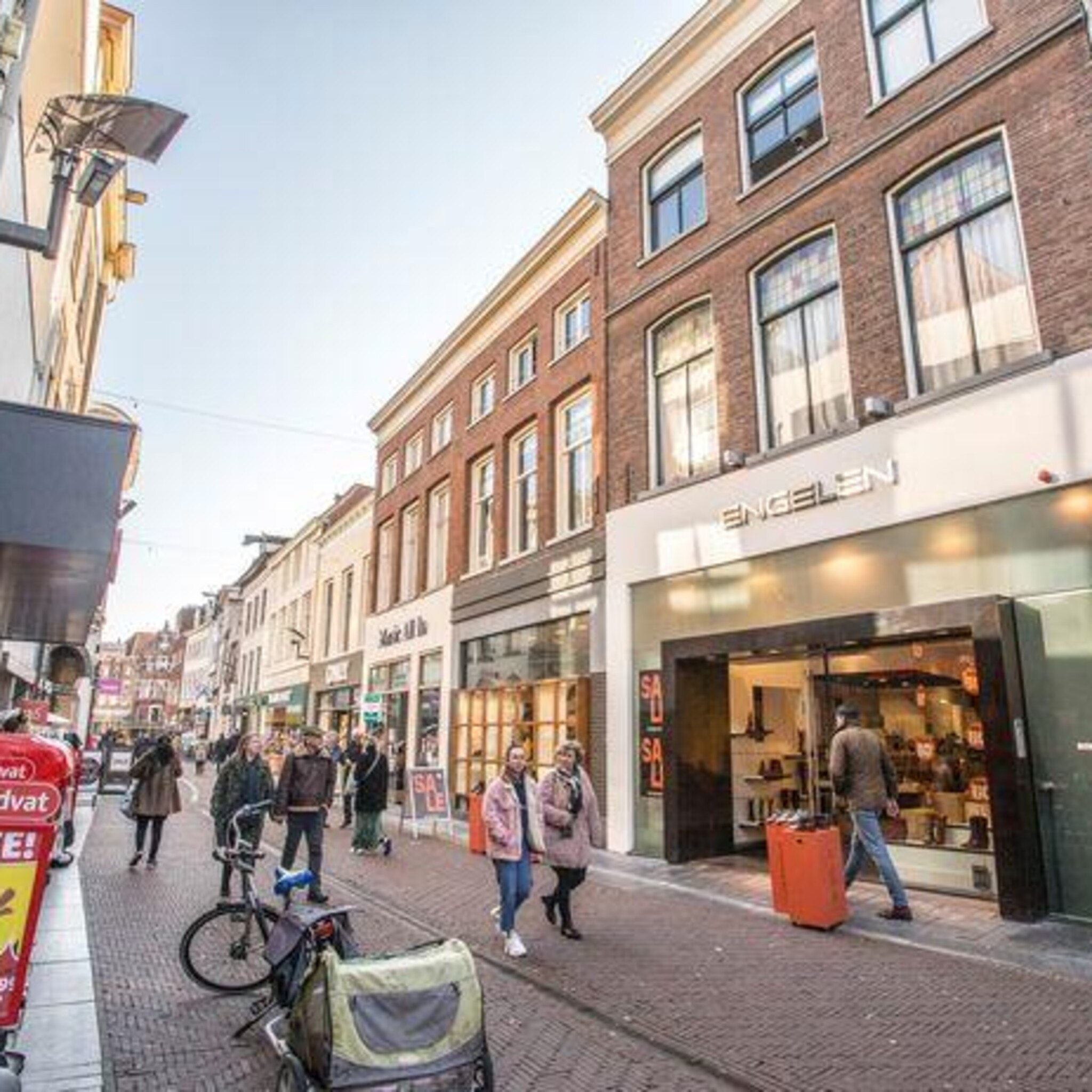 inretail omzet gaat weer wat omhoog consument meer aan het winkelen