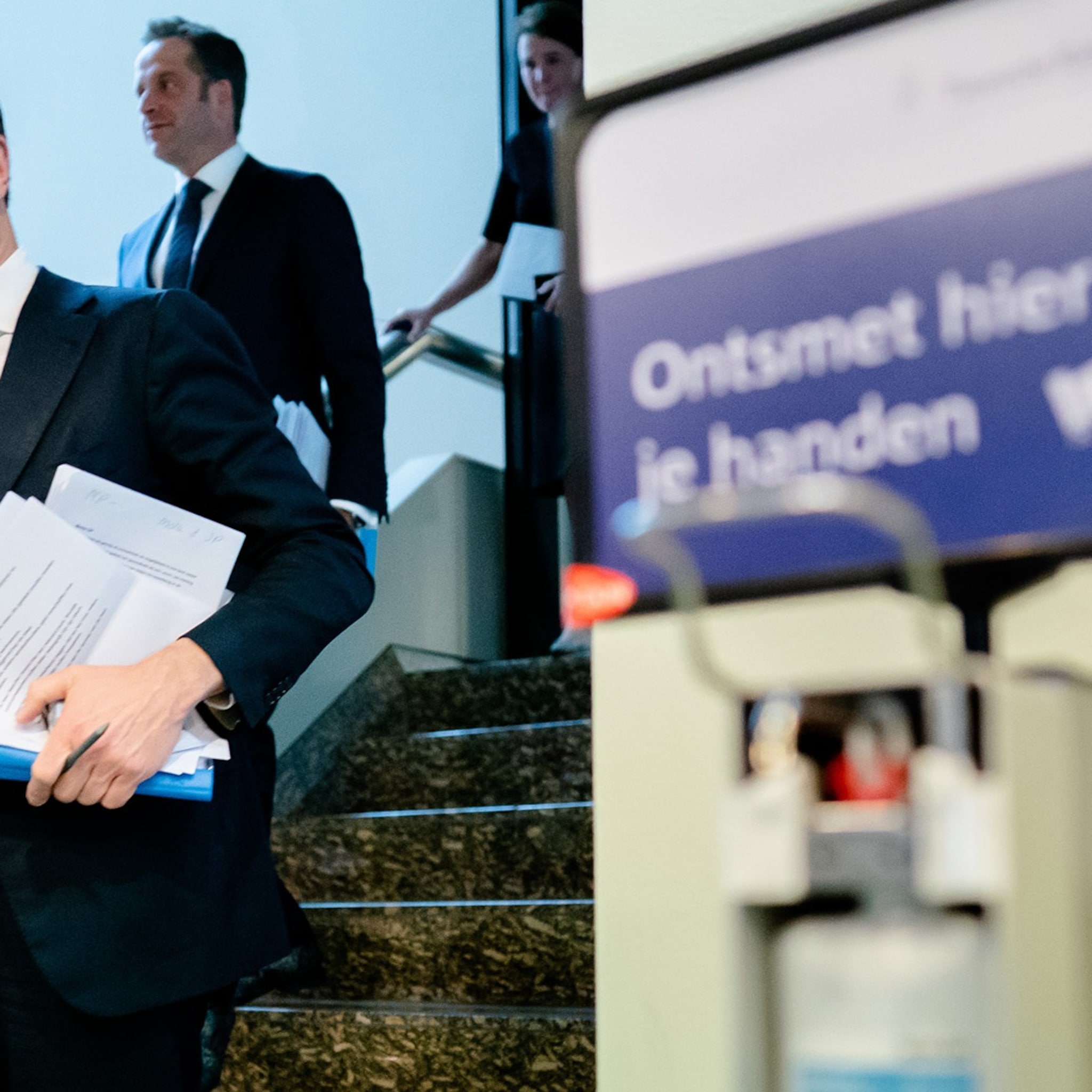 opsporingsdiensten waarschuwen voor harde aanpak coronafraudeurs