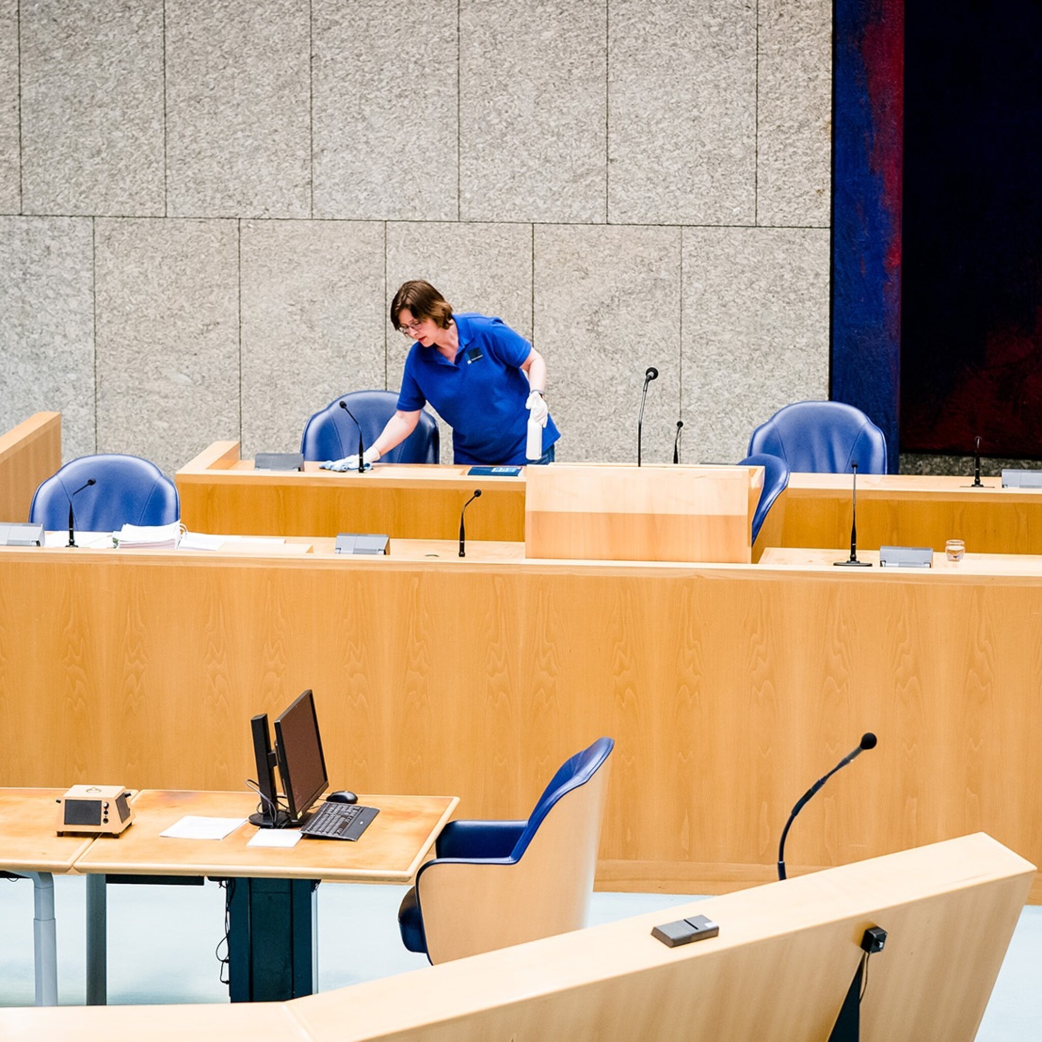 fnv miljoen mensen lopen gevaar besmet te raken met corona op werk