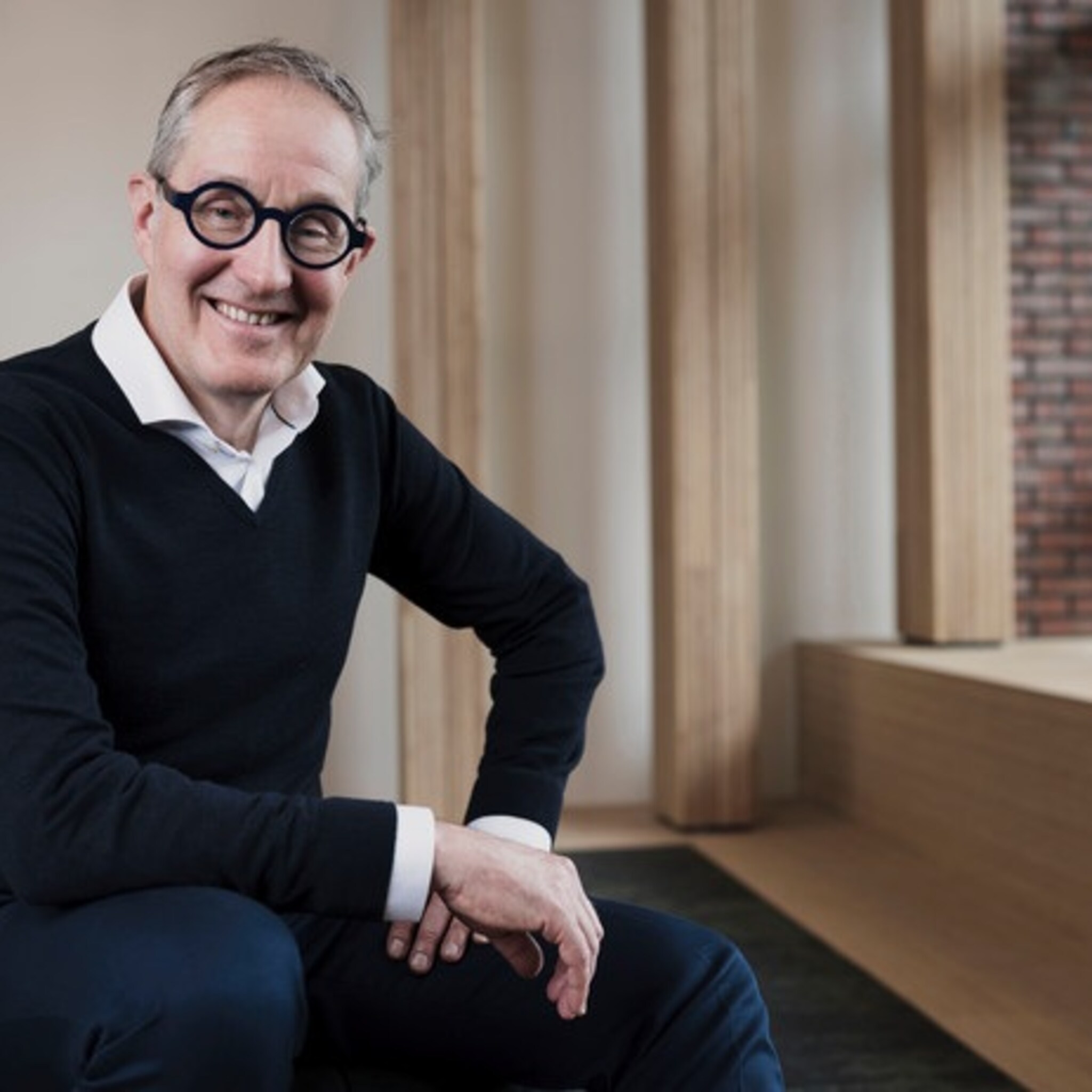 vanuit huis een bedrijf met 27 000 werknemers aansturen zo lukt het deze ceo