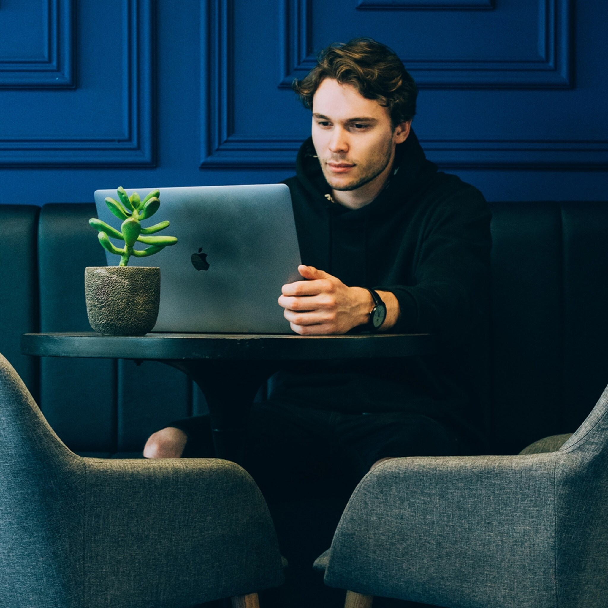 ondernemer creeert online shoppingplatform voor door crisis geplaagde kleine winkelier
