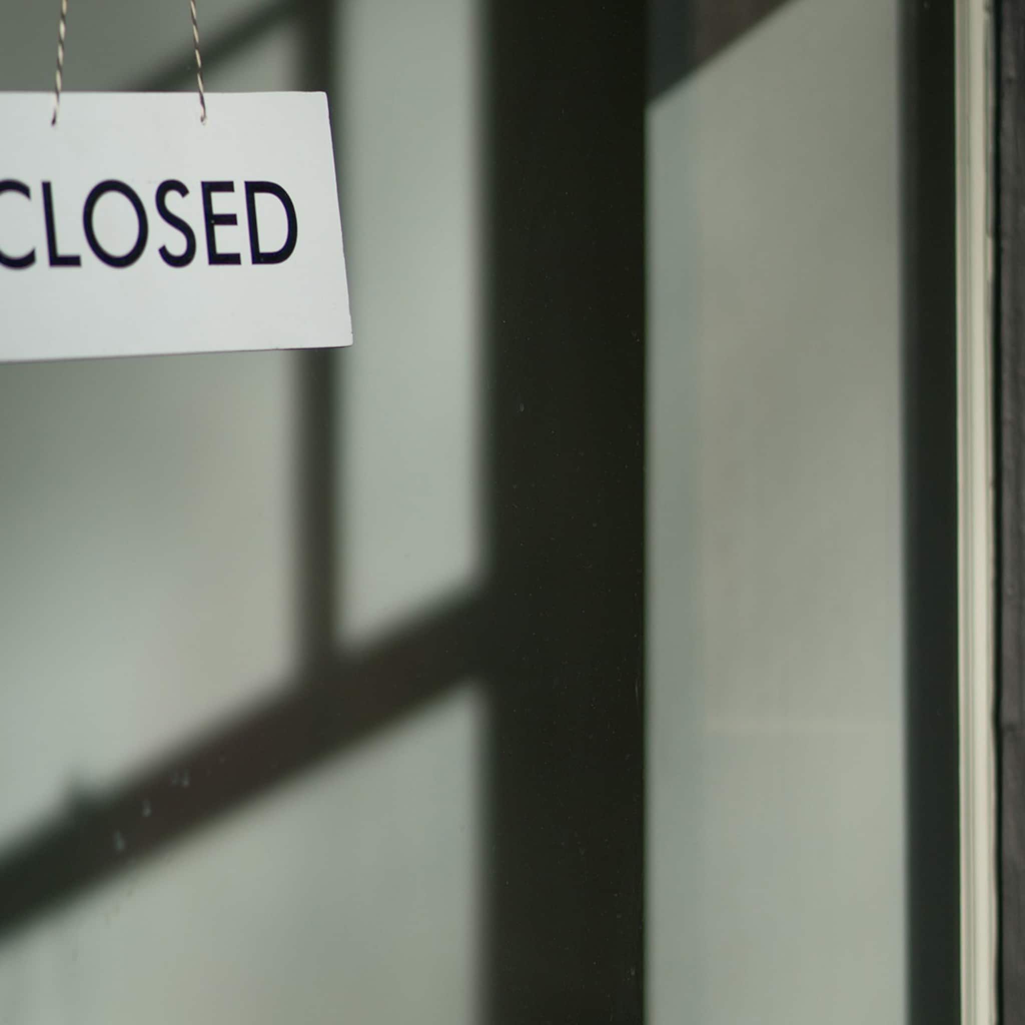 deurwaarders roepen op bel zo snel mogelijk bij coronaschulden