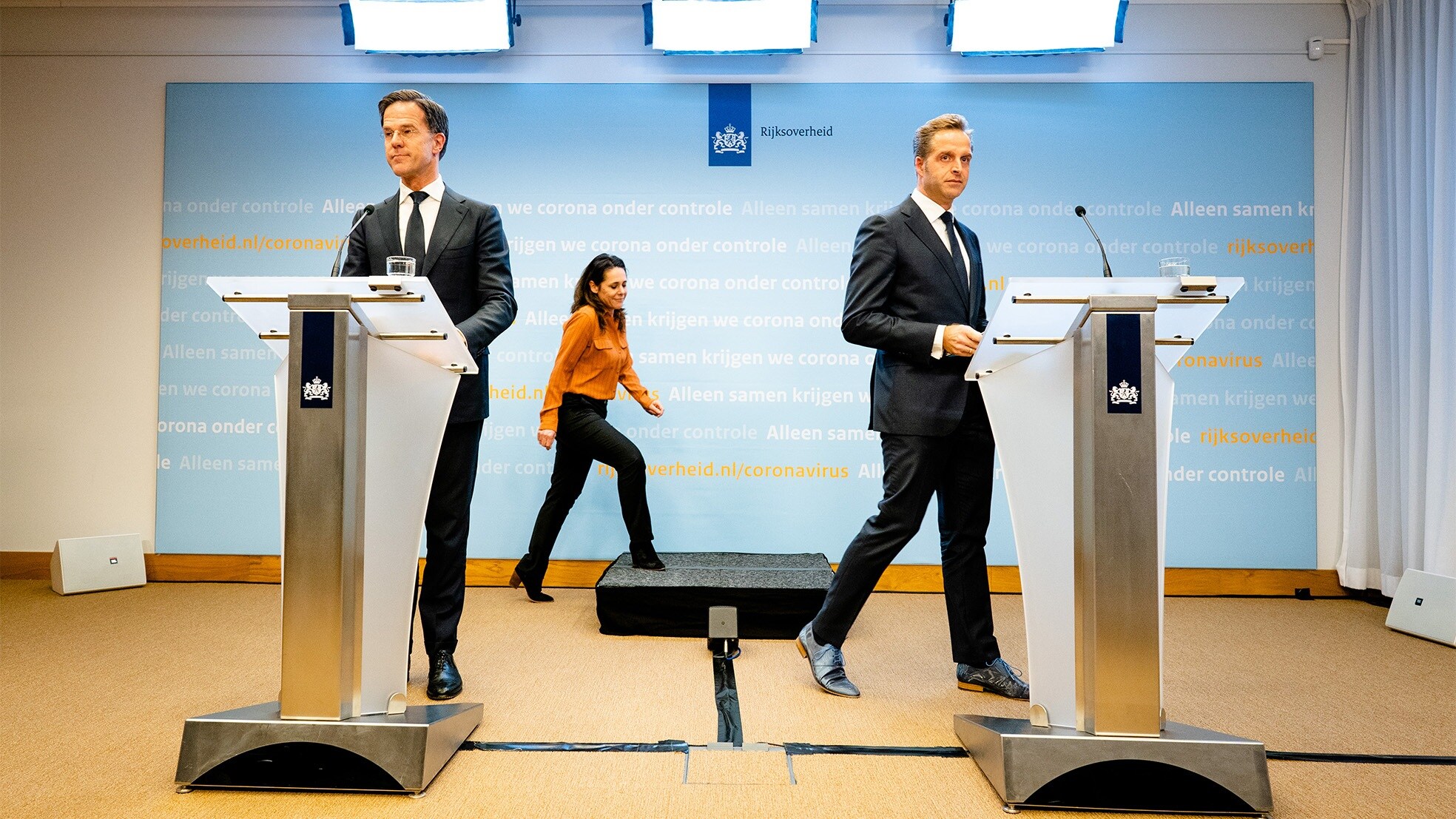 Premier Mark Rutte en Minister Hugo de Jonge van Volksgezondheid, Welzijn en Sport tijdens de persconferentie. Foto: Bart Maat/ANP