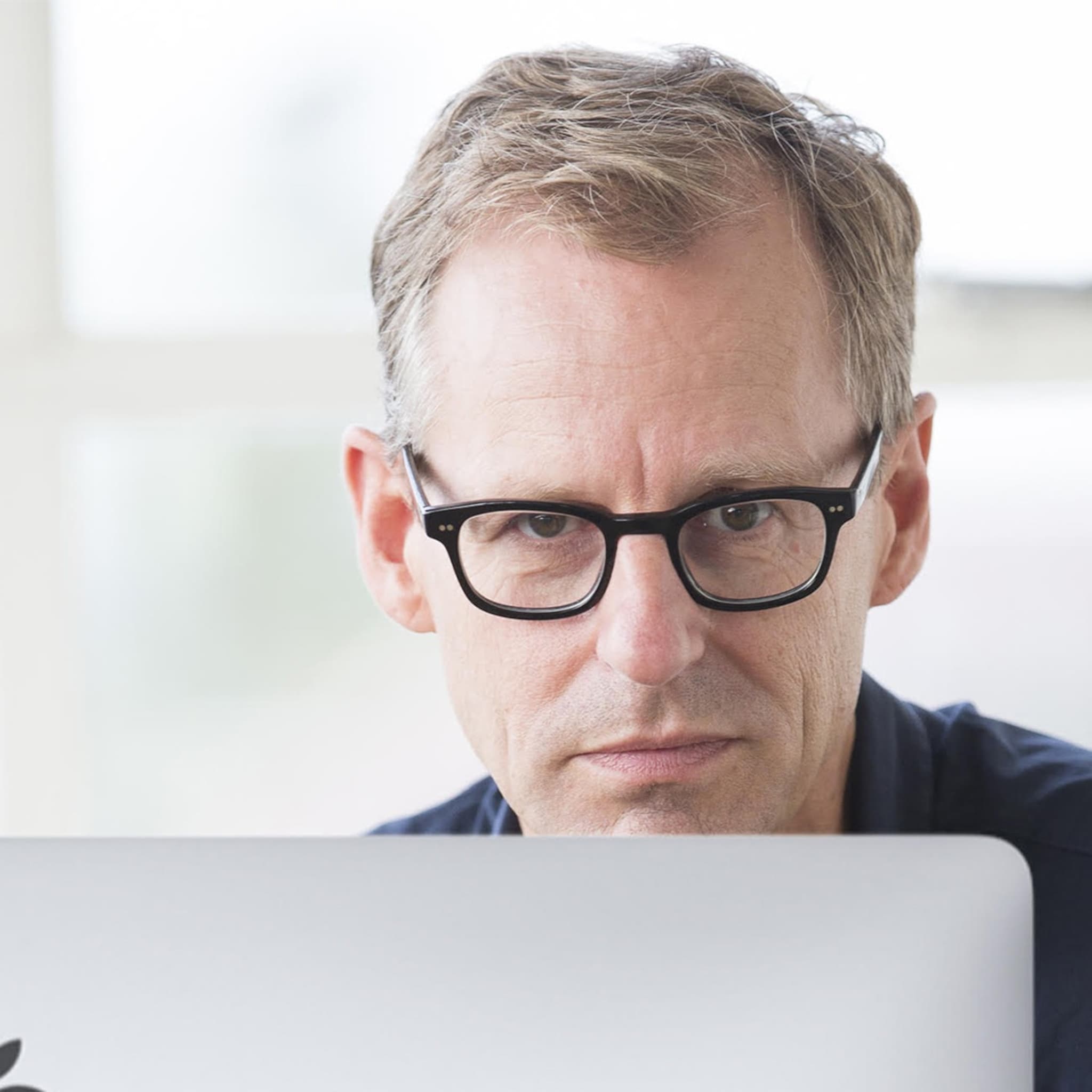 gratis webinar ronnie overgoor over jezelf goed presenteren juist nu