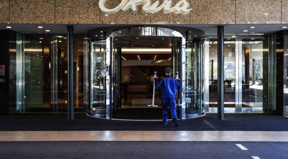 Het exclusieve Okura hotel toen de voordeur nog wél open was.