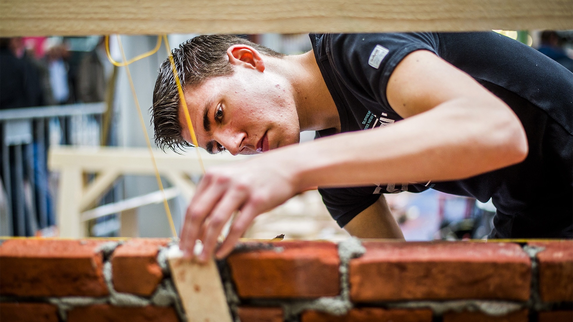Het bedrijfsleven wil voorkomen dat jongeren zonder diploma aan het werk gaan. Foto: ANP/Remko de Waal