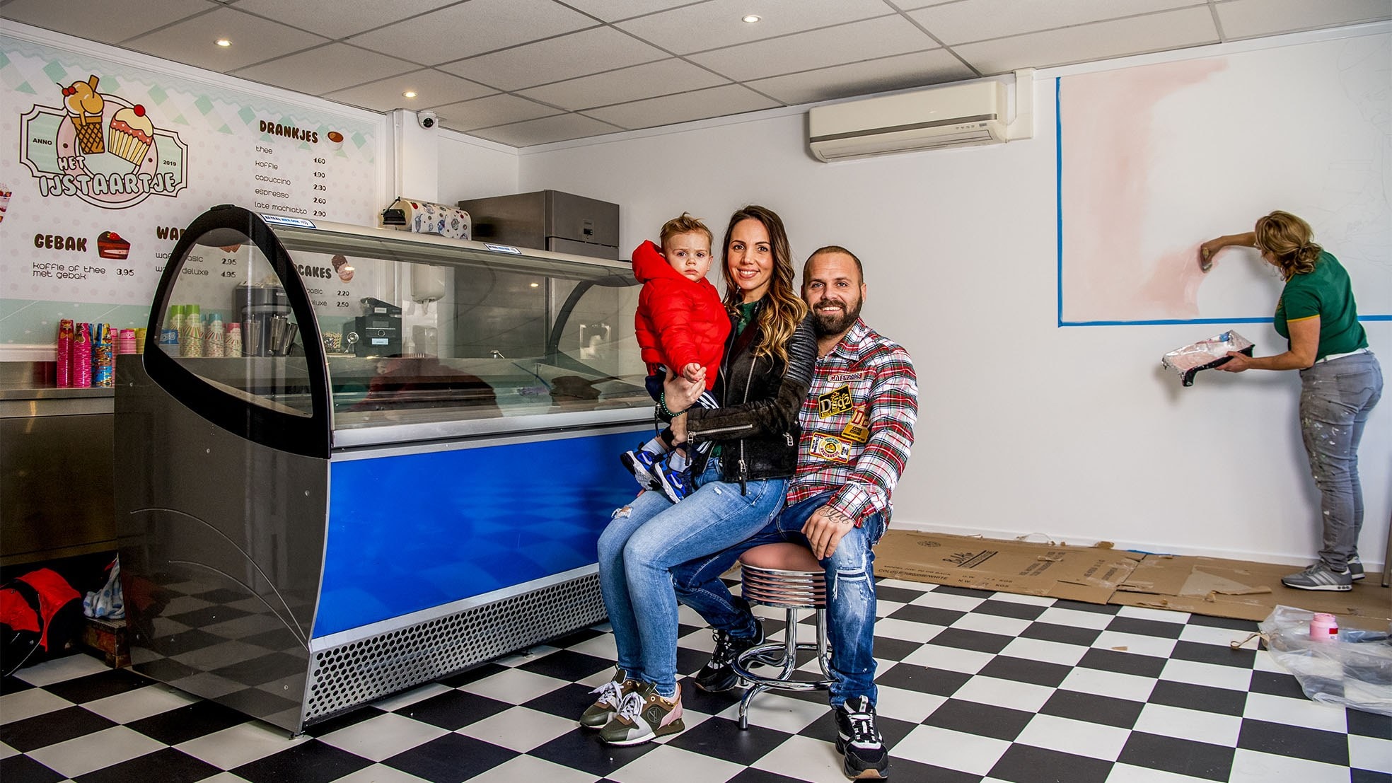 Bappie Tetteroo begint met zijn vrouw een nieuwe ijswinkel, ter nagedachtenis aan zijn vader. Foto: Frank de Roo