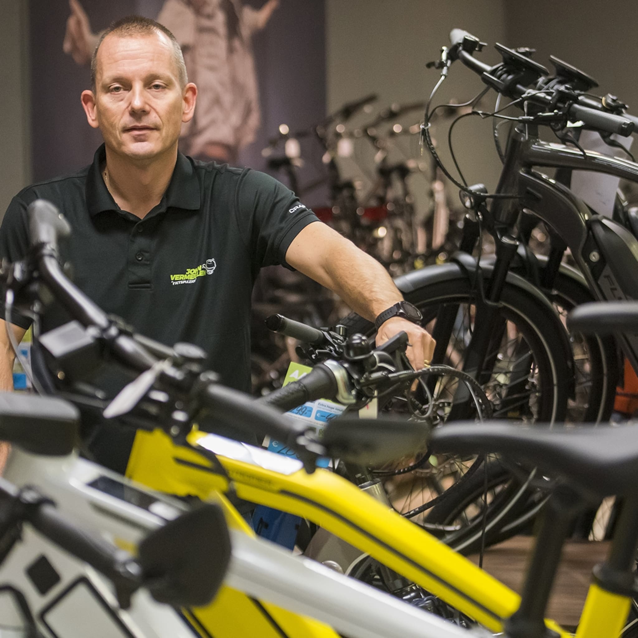 steeds meer fietsenmakers terug de schoolbanken in door succes e bikes