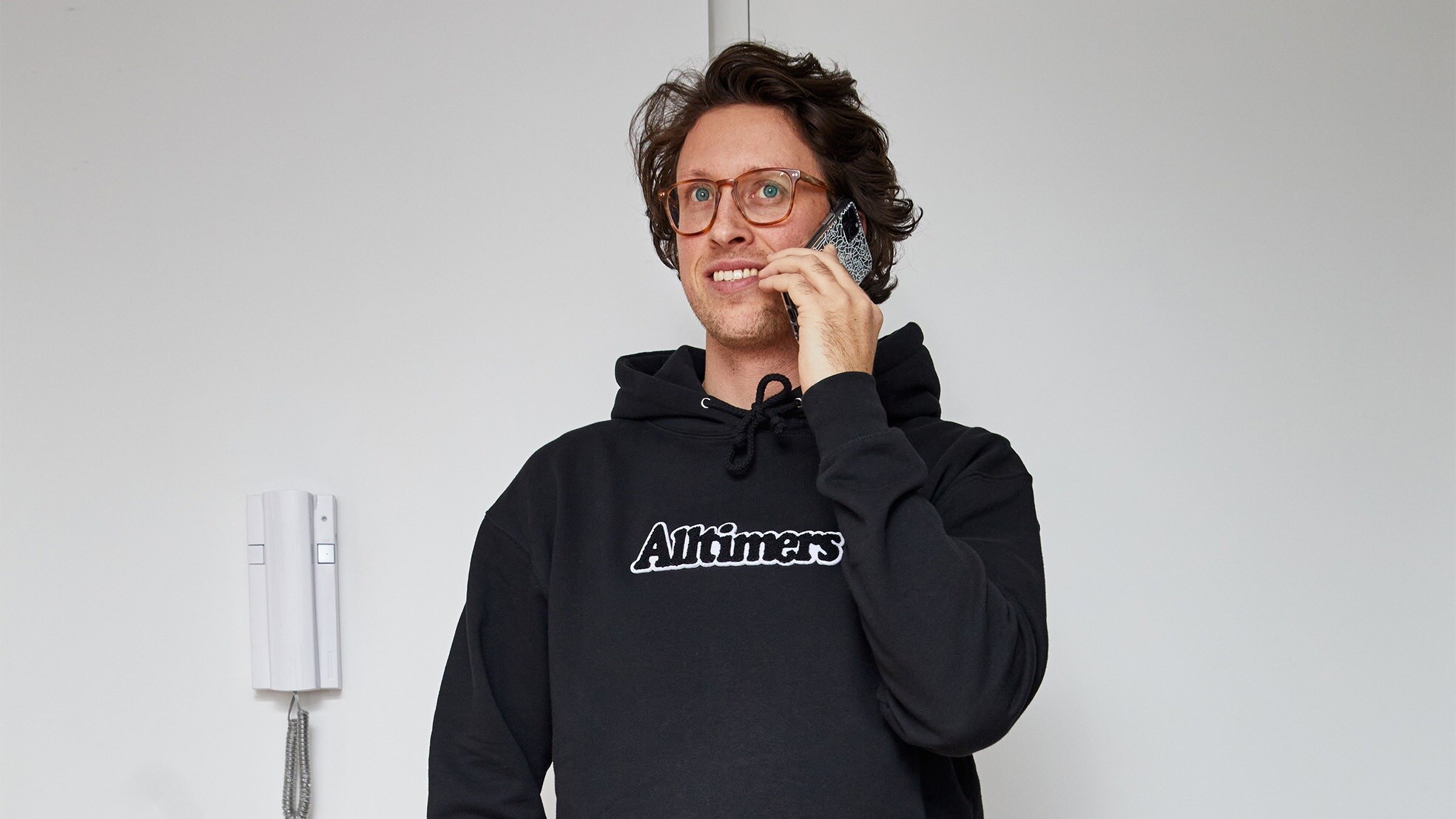 Frankie van Velzen maakt met zijn bedrijf Tucknee telefoonhoesjes die zijn geïnspireerd op kunstwerken. Foto: Jan de Groen
