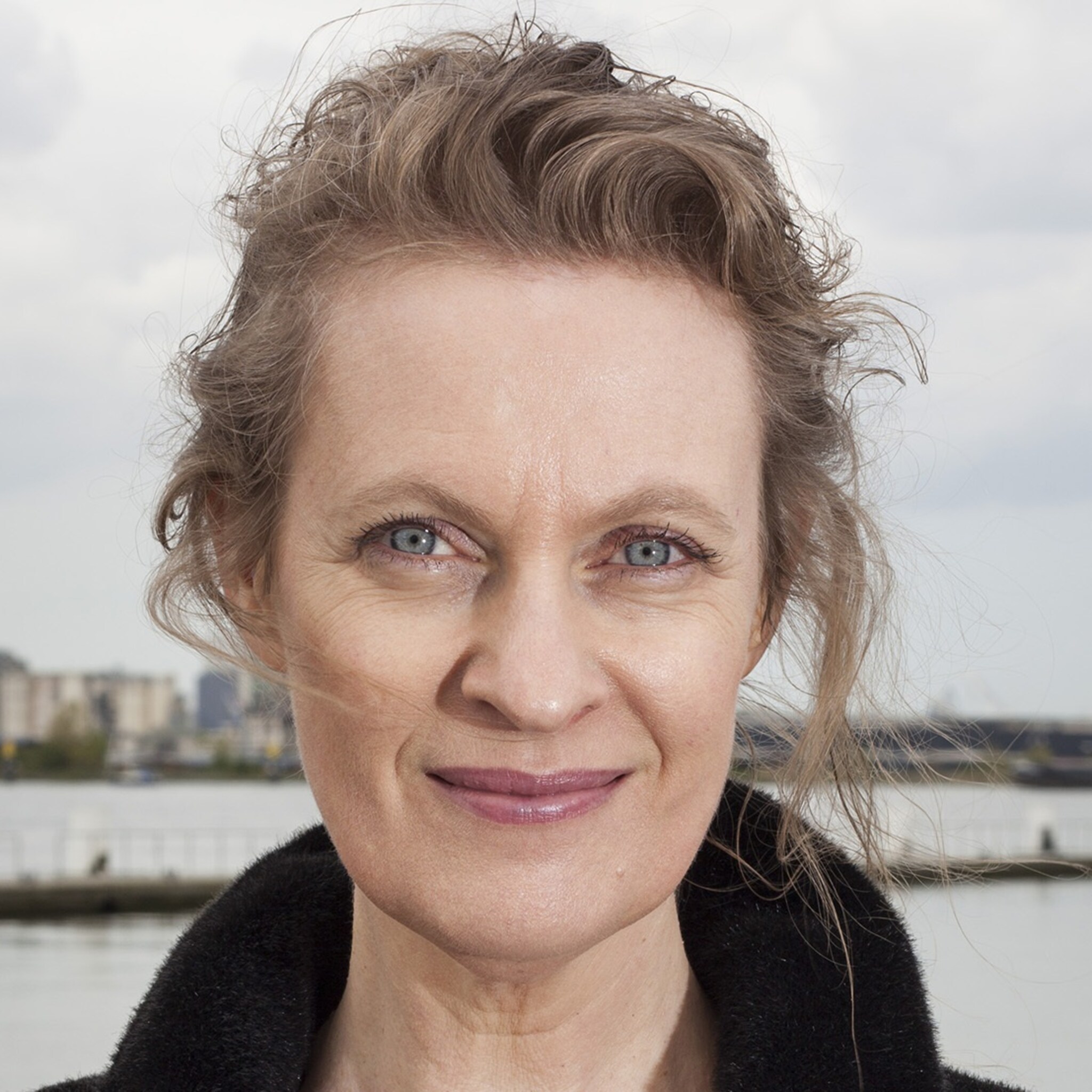 theater voor eenzame zzp ers biedt ondernemersverhalen met lach en traan