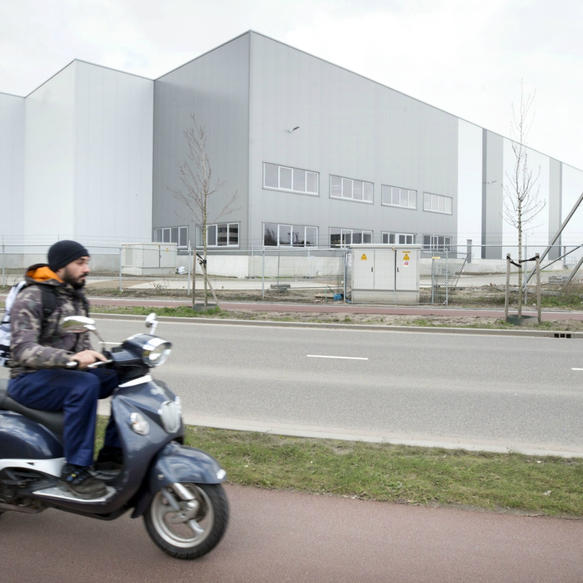 steeds meer distributiecentra door extreme honger naar onlinebestellingen
