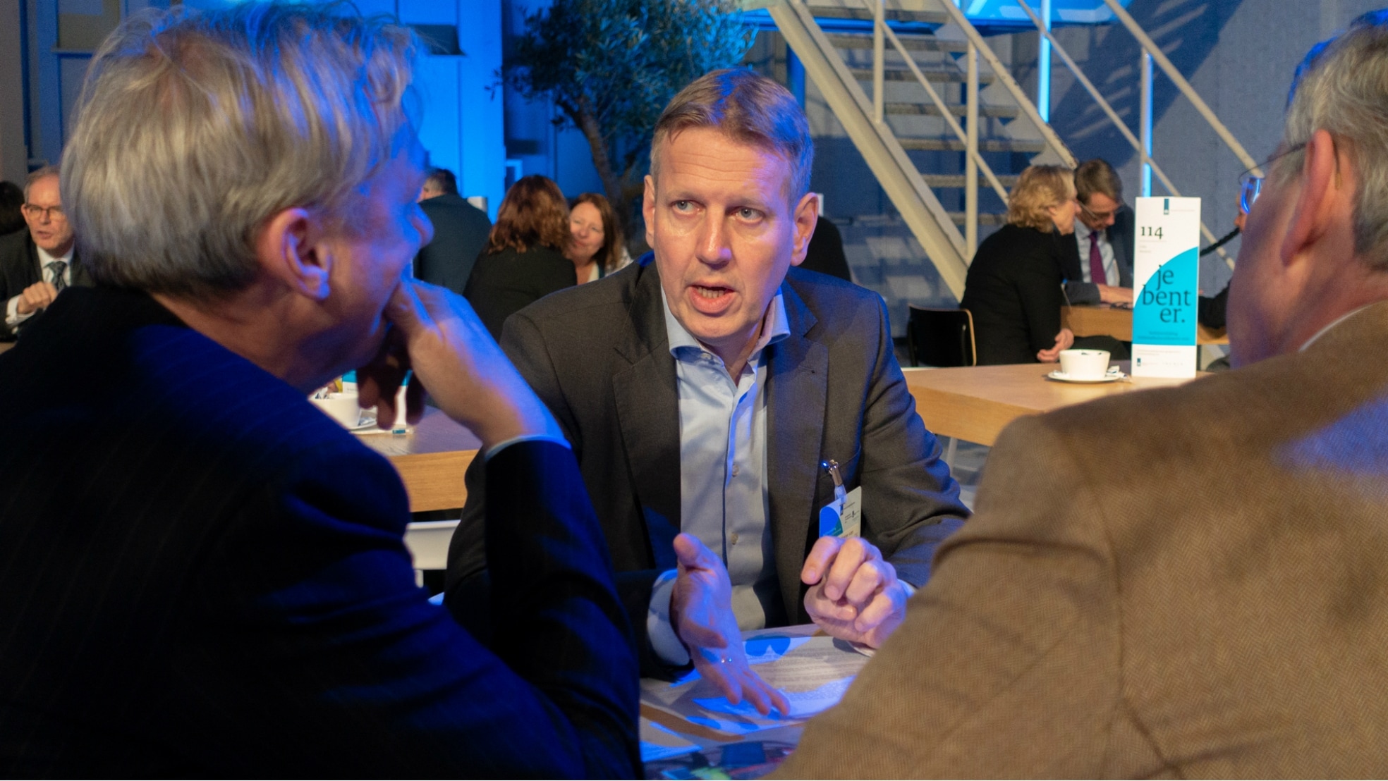 Gerbert Kunst, onze consul generaal in San Francisco,tijdens een speeddate met een ondernemer in de Haagse Fokker Terminal. Foto's: Vincent Krijtenburg.