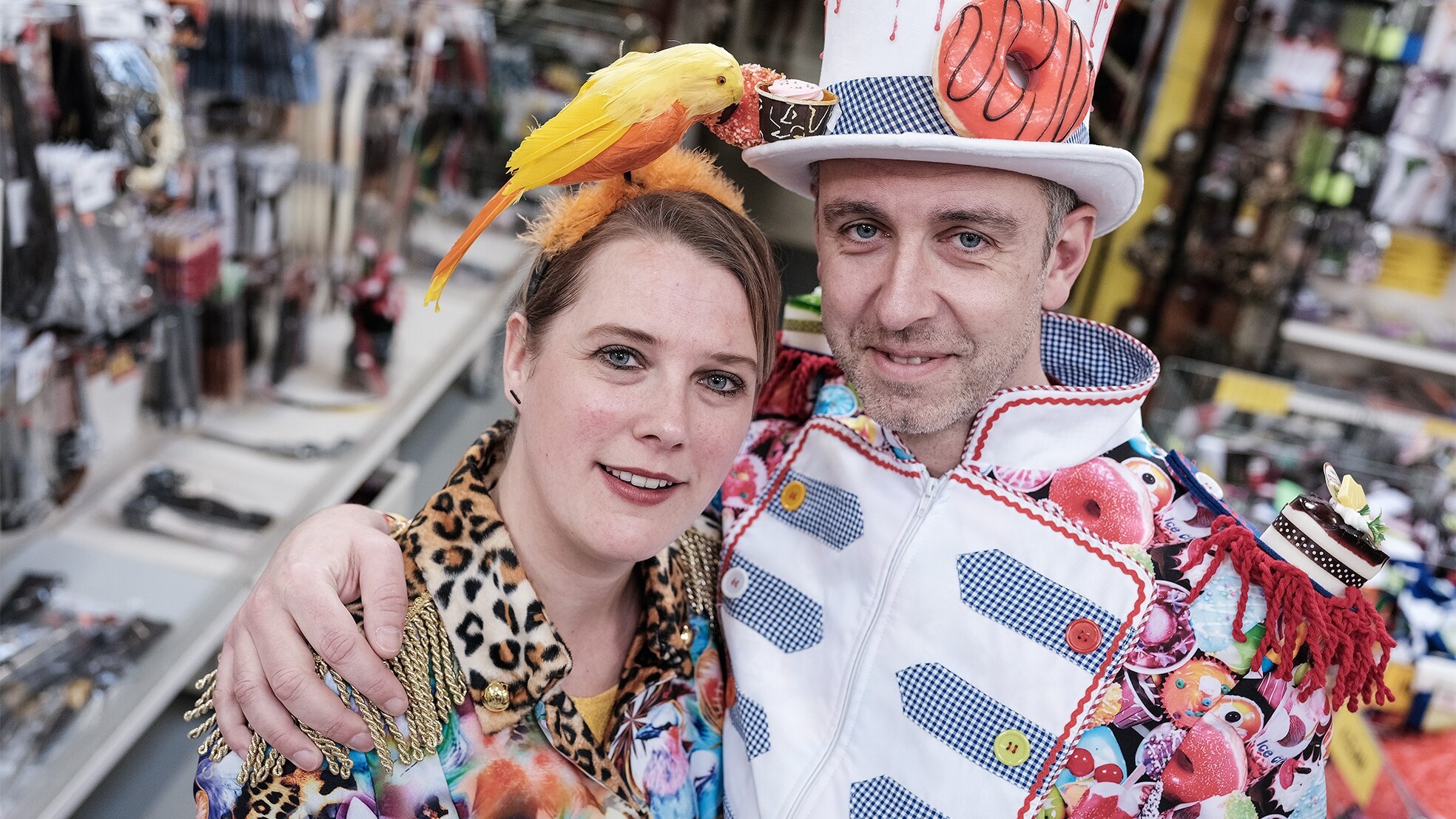 Deze winkel in Doetinchem ziet steeds meer klanten op zoek naar een jolig outfitje. Foto: Jan Ruland van den Brink