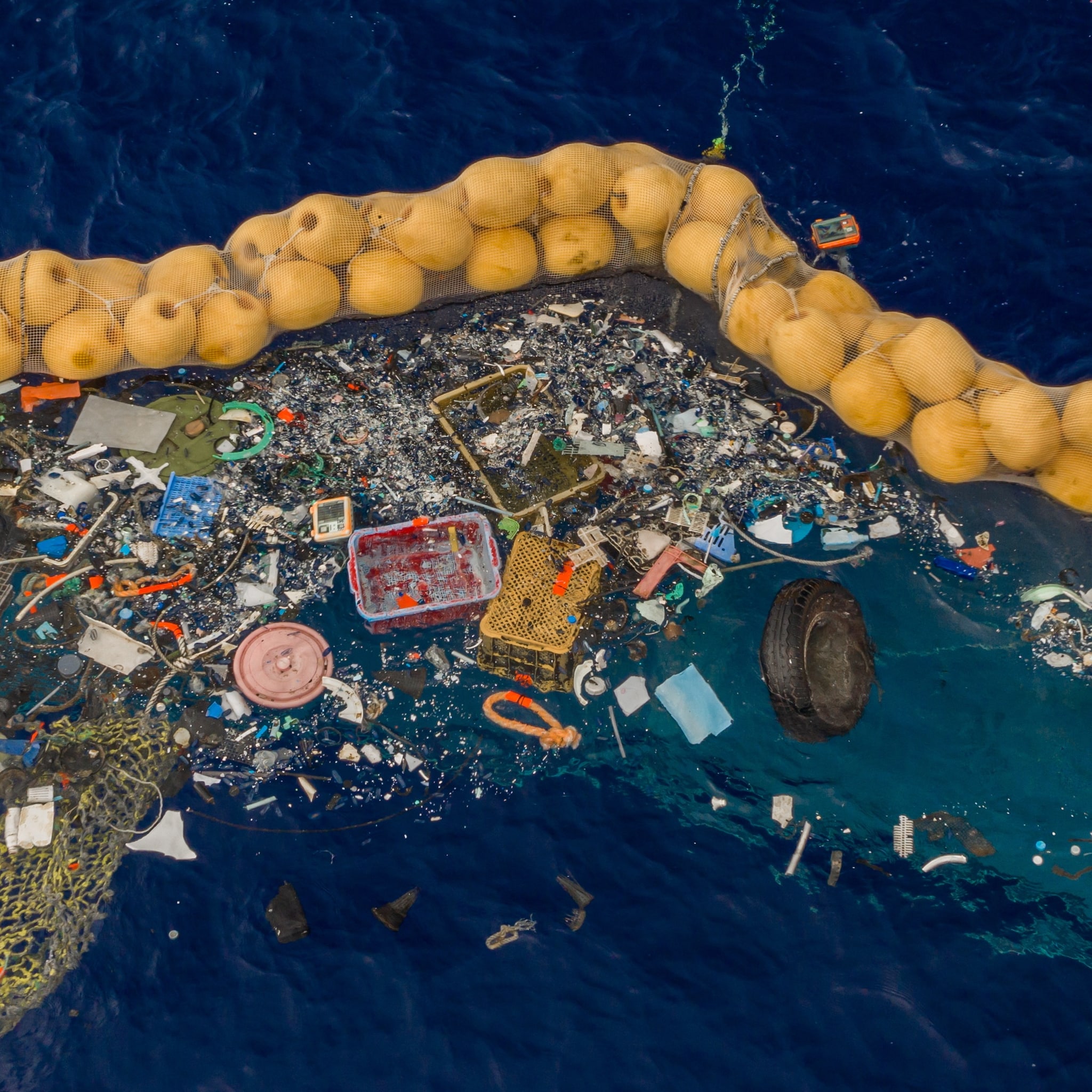 deze 8 innovaties ruimen de plastic soep op