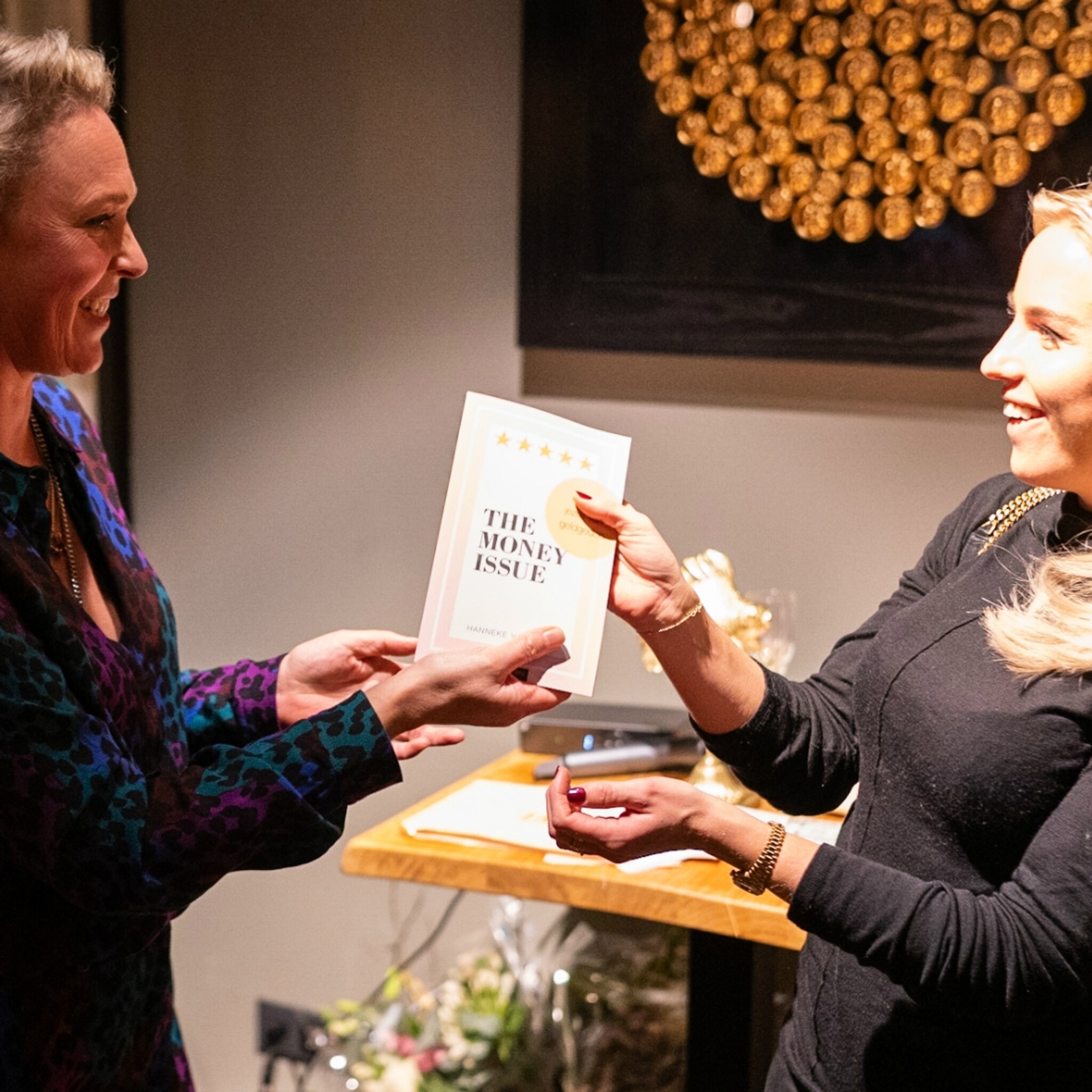 eerste exemplaar the money issue voor esther vedder