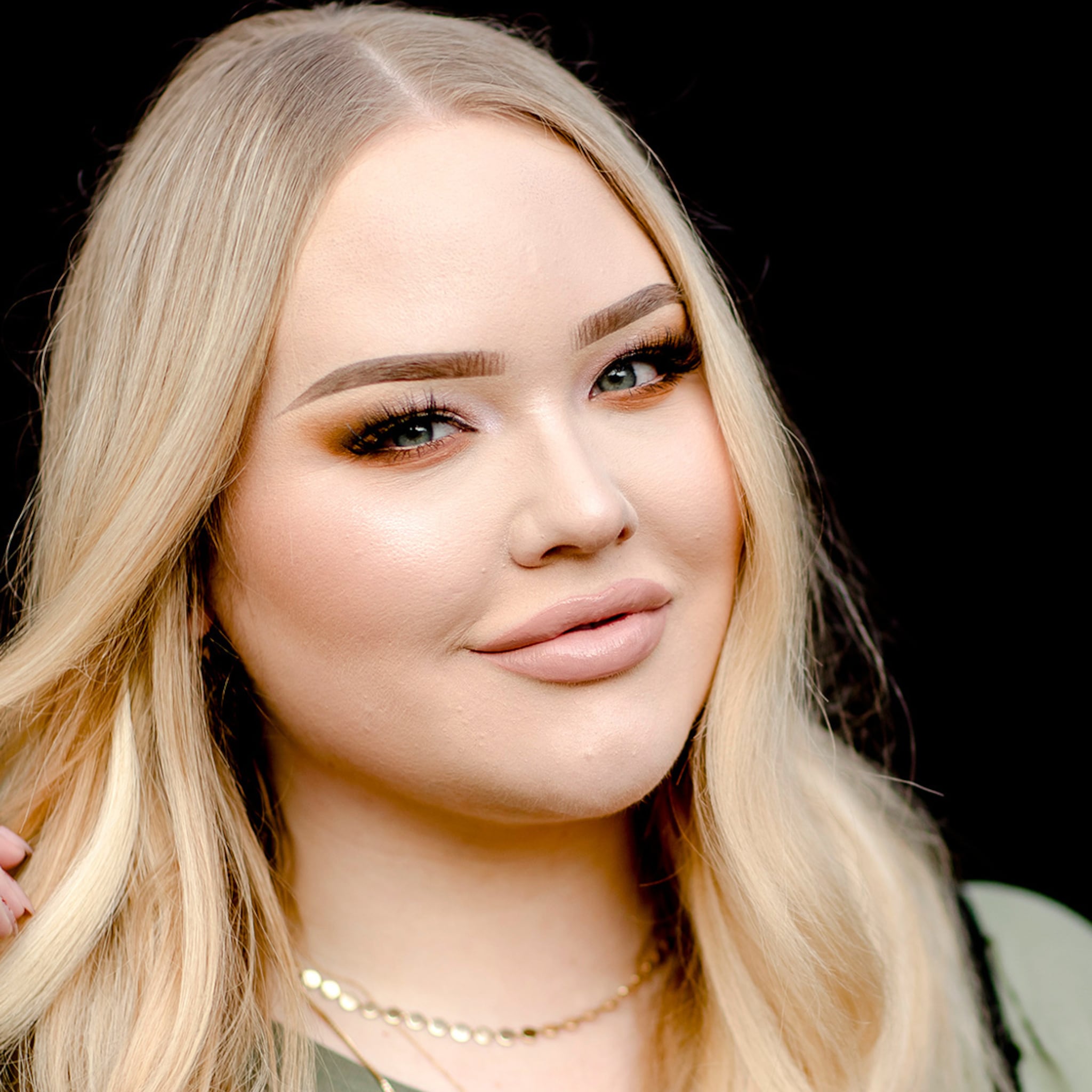 zo ziet de carriere van youtube icoon nikkie de jager nikkietutorials eruit