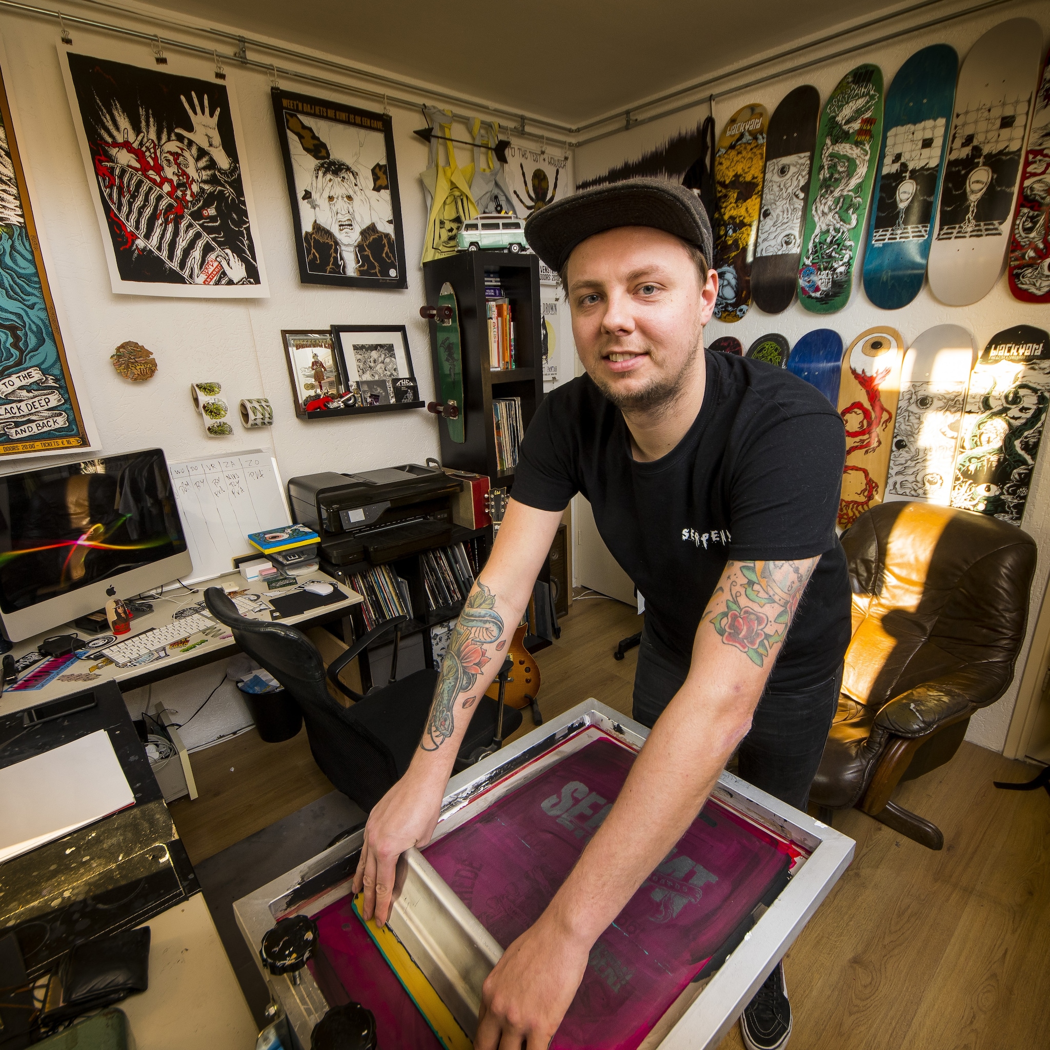 het design van deze illustrator gaat wereldwijd festivals over dankzij tentdoekontwerp