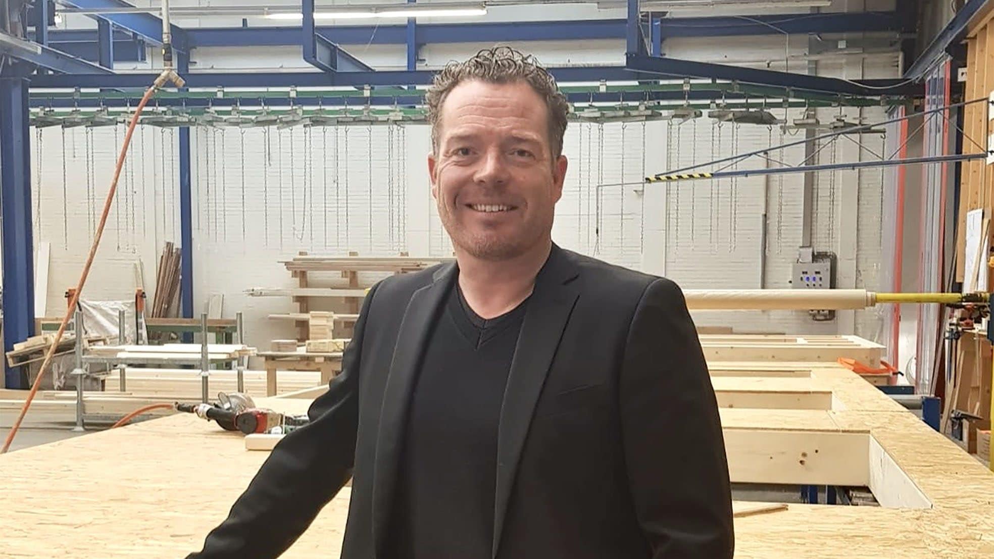 Jeroen van Dijk: ‘We kunnen zes woningen in zes dagen wind- en waterdicht opleveren’.