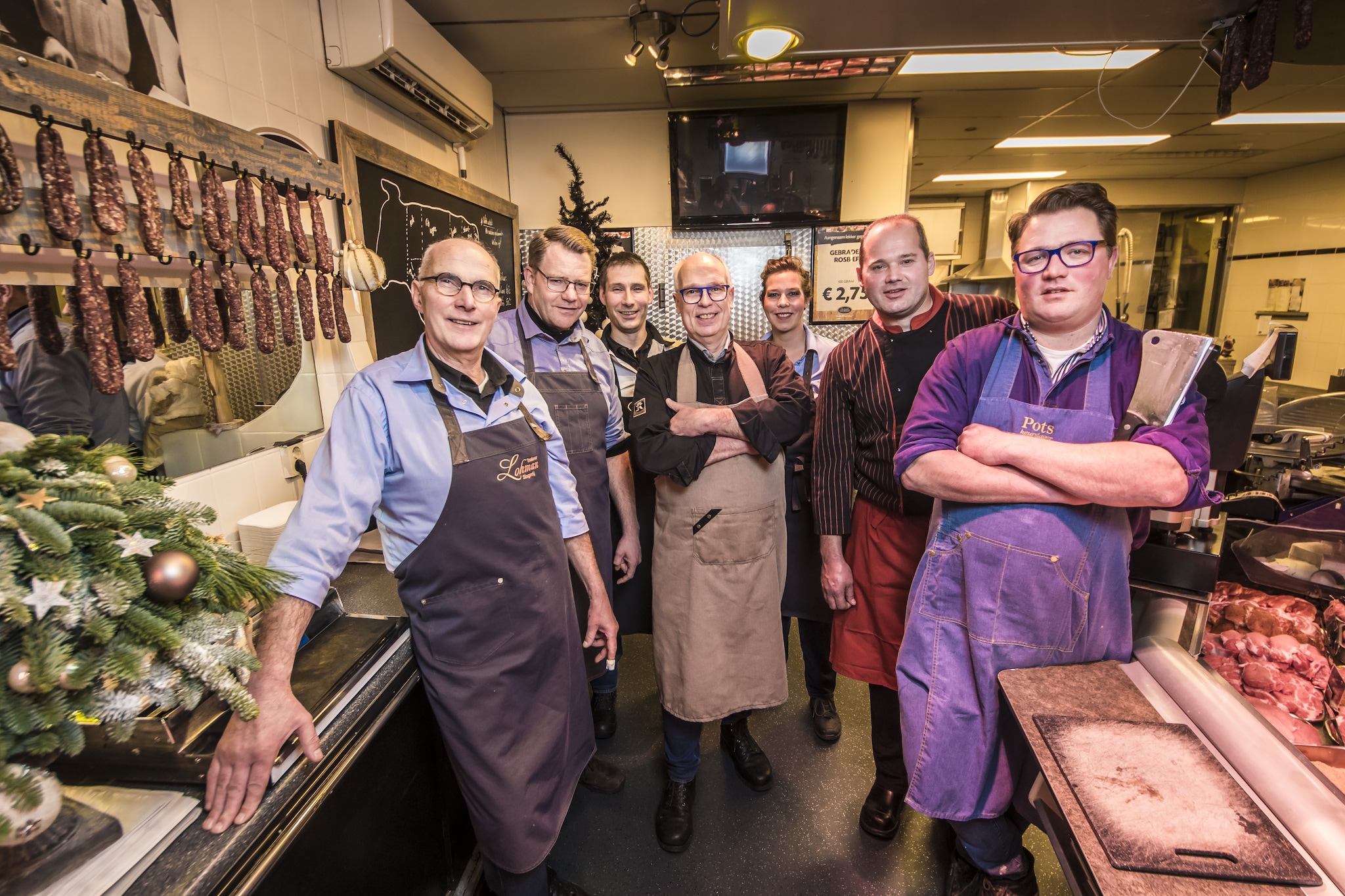 Slagers komen op tegen het negatieve imago van de vleessector. Initiatiefnemer Jos Lohman met Marc Koekenberg, Mark Wagelaar, Herman Huuskes, Monique Lohman, Ivo Busschers en Thijs Pots (v.l.n.r.).  Reinier van Willigen