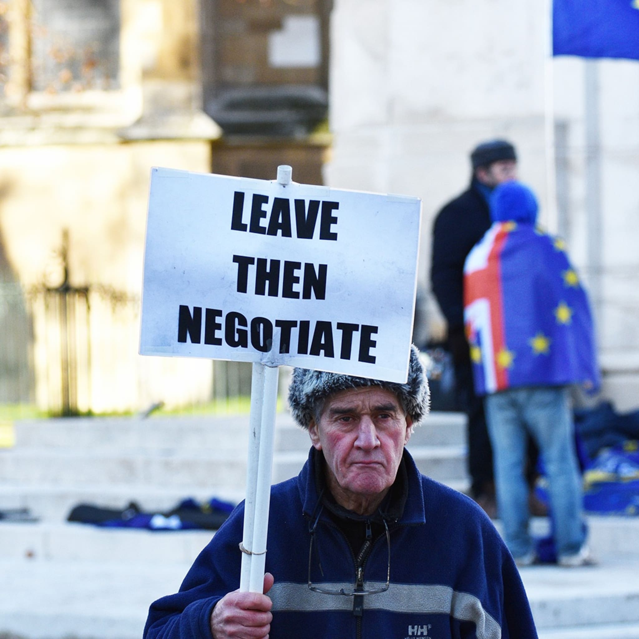 minister blok kan het blauwe brexit monster weer uit de kast halen